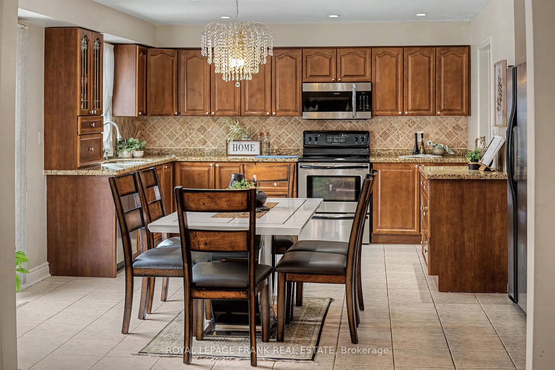 Photo 15 of 129 Stillwell Lane, Clarington, Newcastle — HOMEH