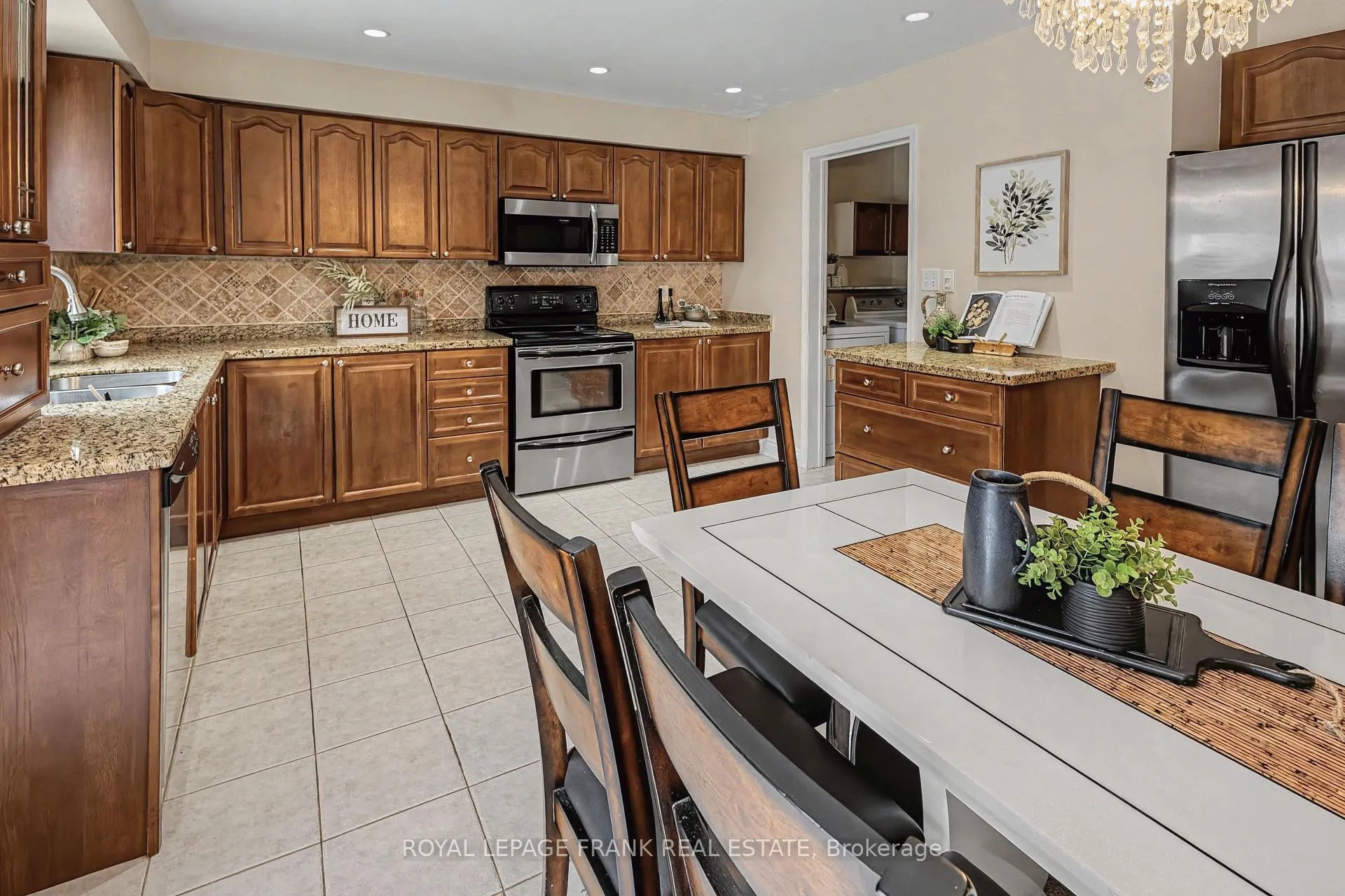 Photo 16 of 129 Stillwell Lane, Clarington, Newcastle — HOMEH