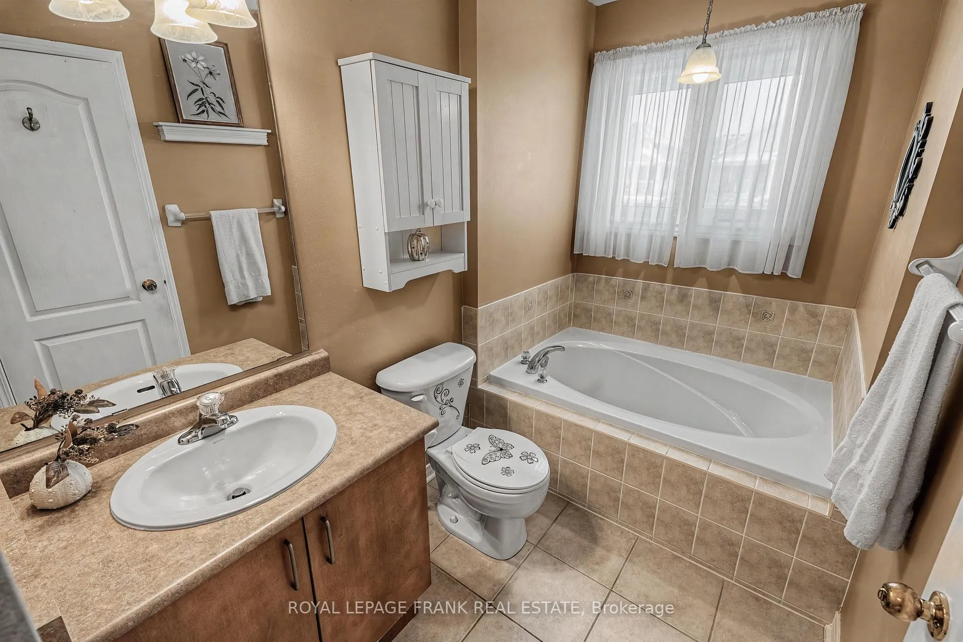 Photo 27 of 129 Stillwell Lane, Clarington, Newcastle — HOMEH
