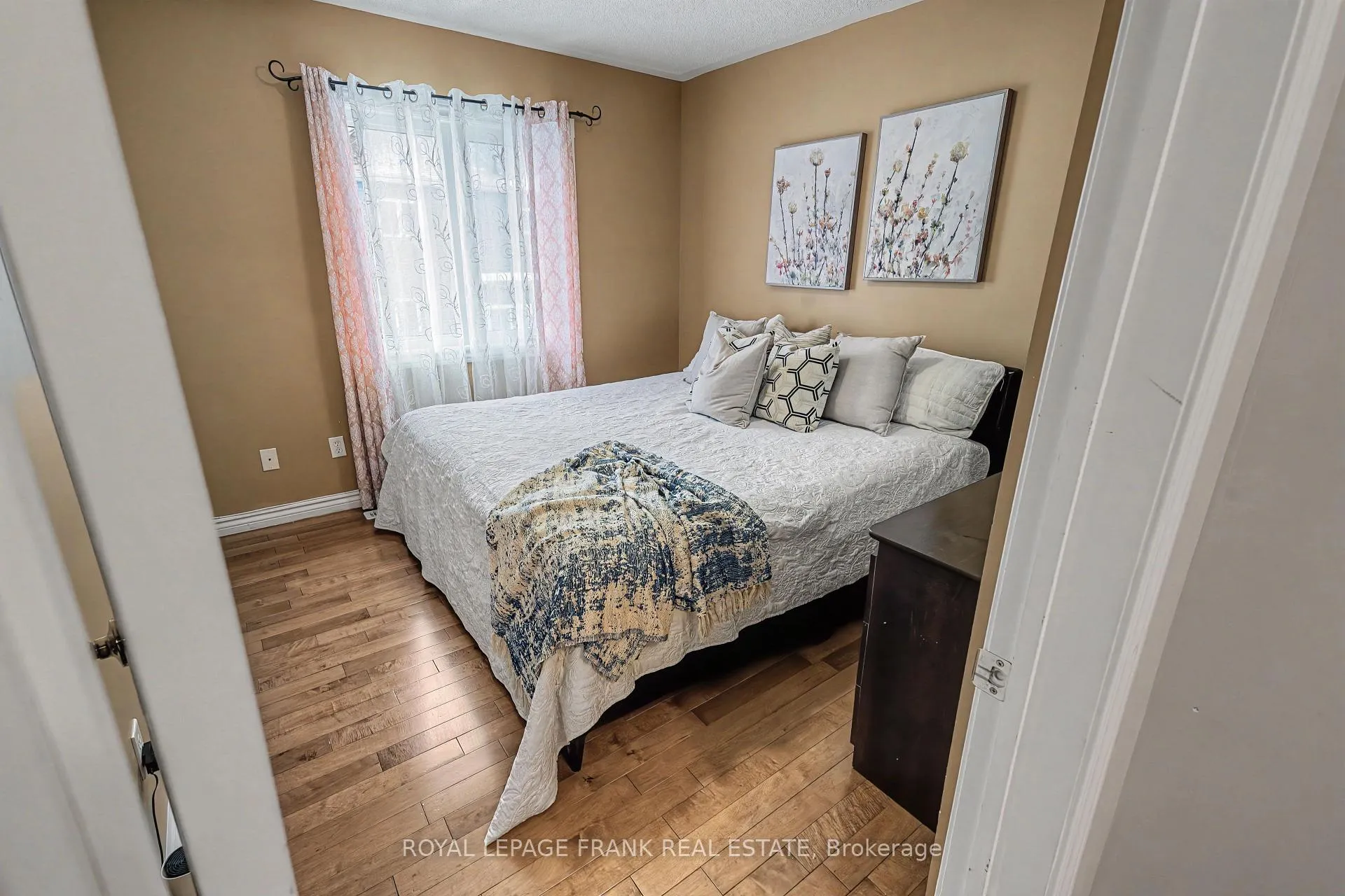 Photo 34 of 129 Stillwell Lane, Clarington, Newcastle — HOMEH