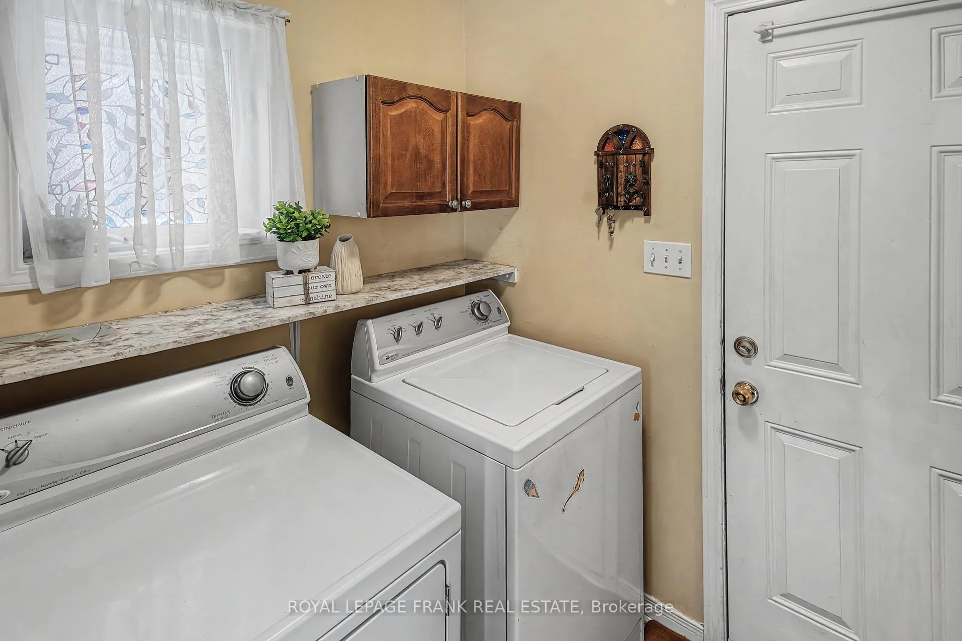 Photo 36 of 129 Stillwell Lane, Clarington, Newcastle — HOMEH