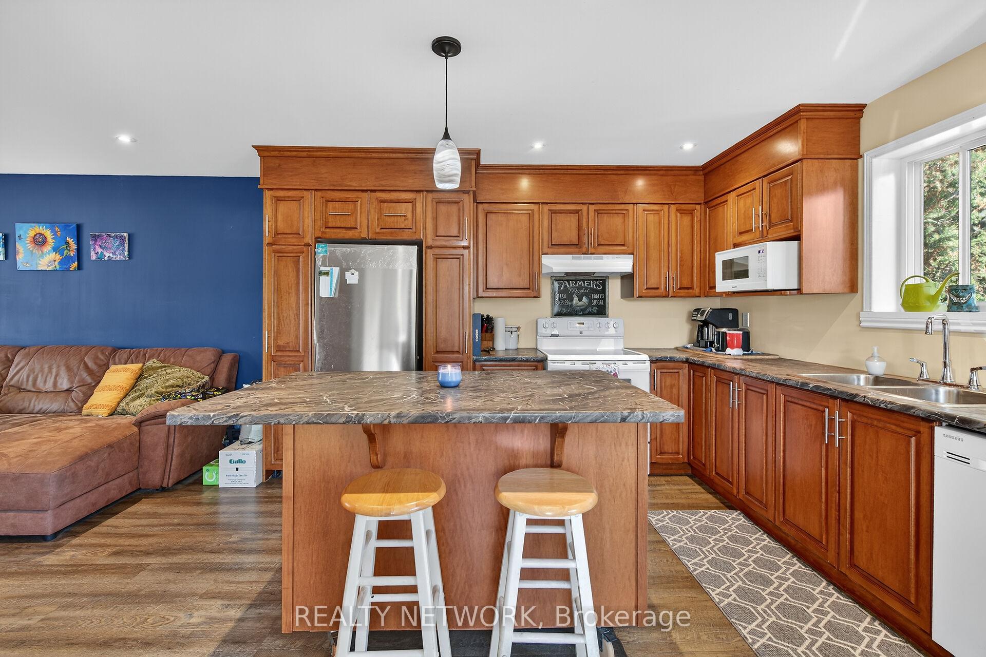Photo 8 of 579 Upper Sherman Avenue, Hamilton, Raleigh — HOMEH