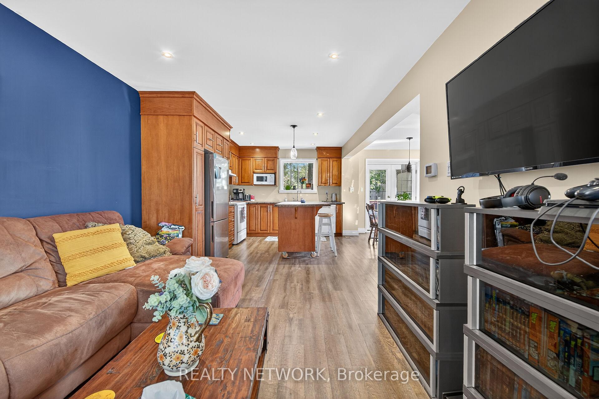 Photo 18 of 579 Upper Sherman Avenue, Hamilton, Raleigh — HOMEH