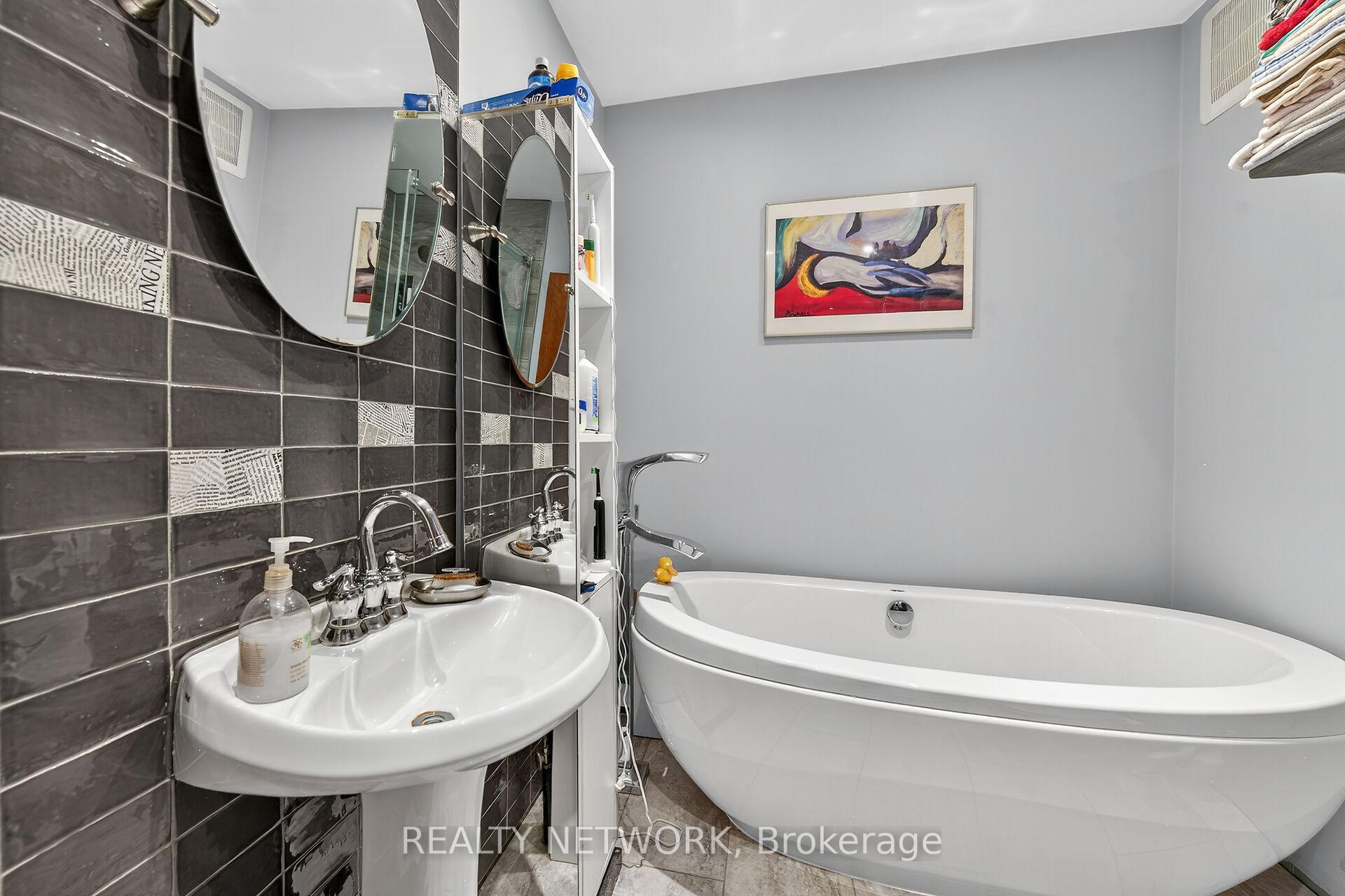 Photo 20 of 579 Upper Sherman Avenue, Hamilton, Raleigh — HOMEH