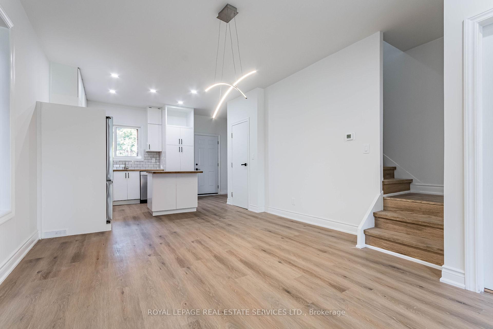 Photo 12 of Unit Upper, 286 Cumberland Avenue, Hamilton, Blakeley — HOMEH