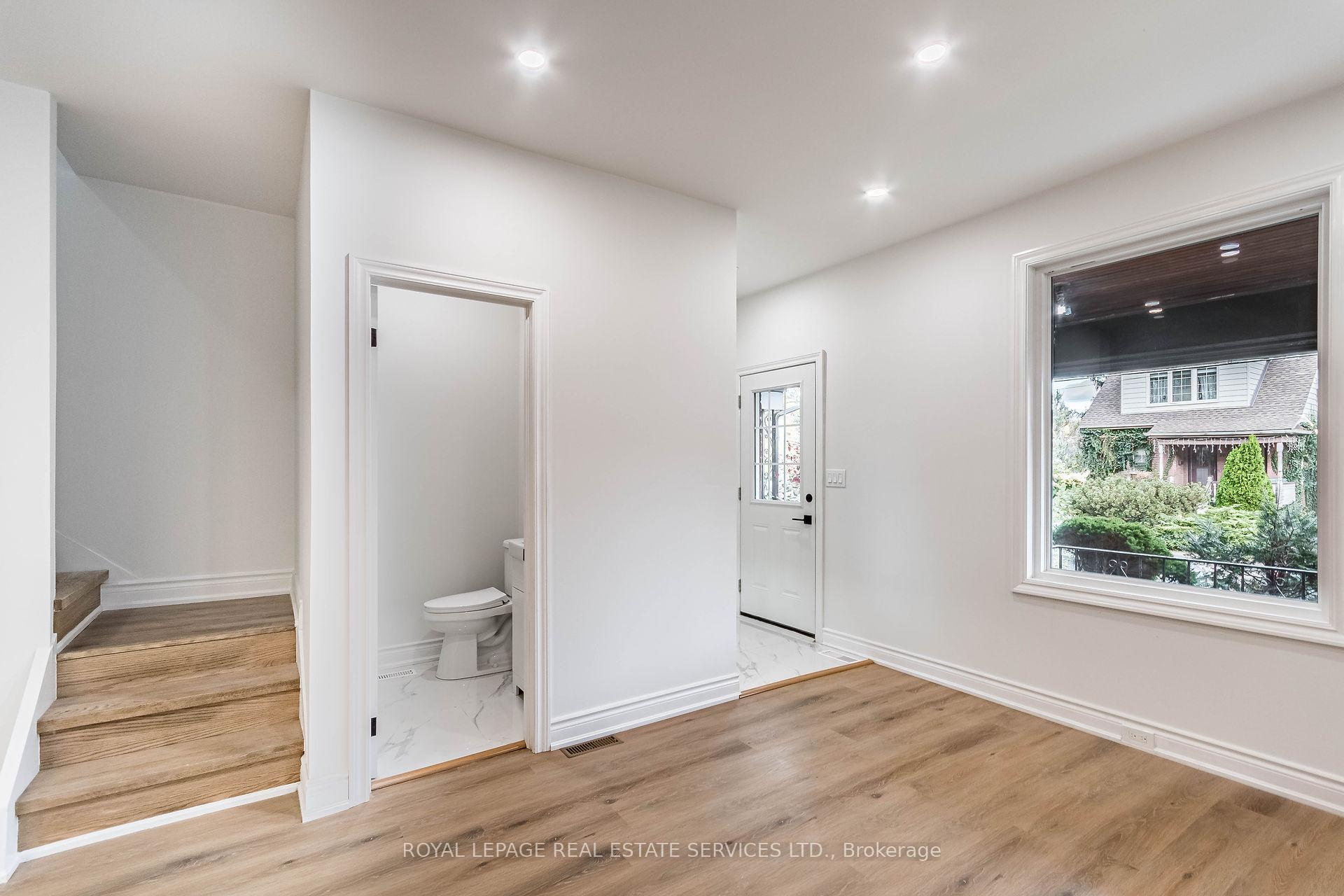 Photo 8 of Unit Upper, 286 Cumberland Avenue, Hamilton, Blakeley — HOMEH