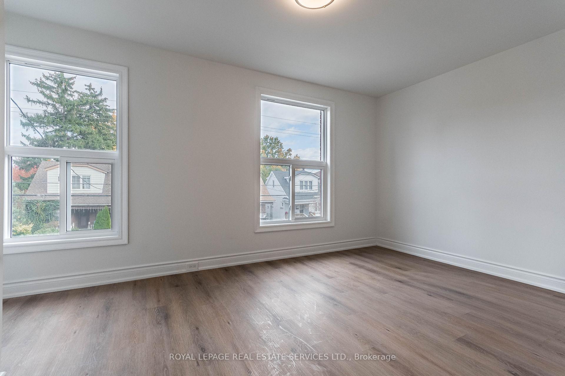 Photo 9 of Unit Upper, 286 Cumberland Avenue, Hamilton, Blakeley — HOMEH