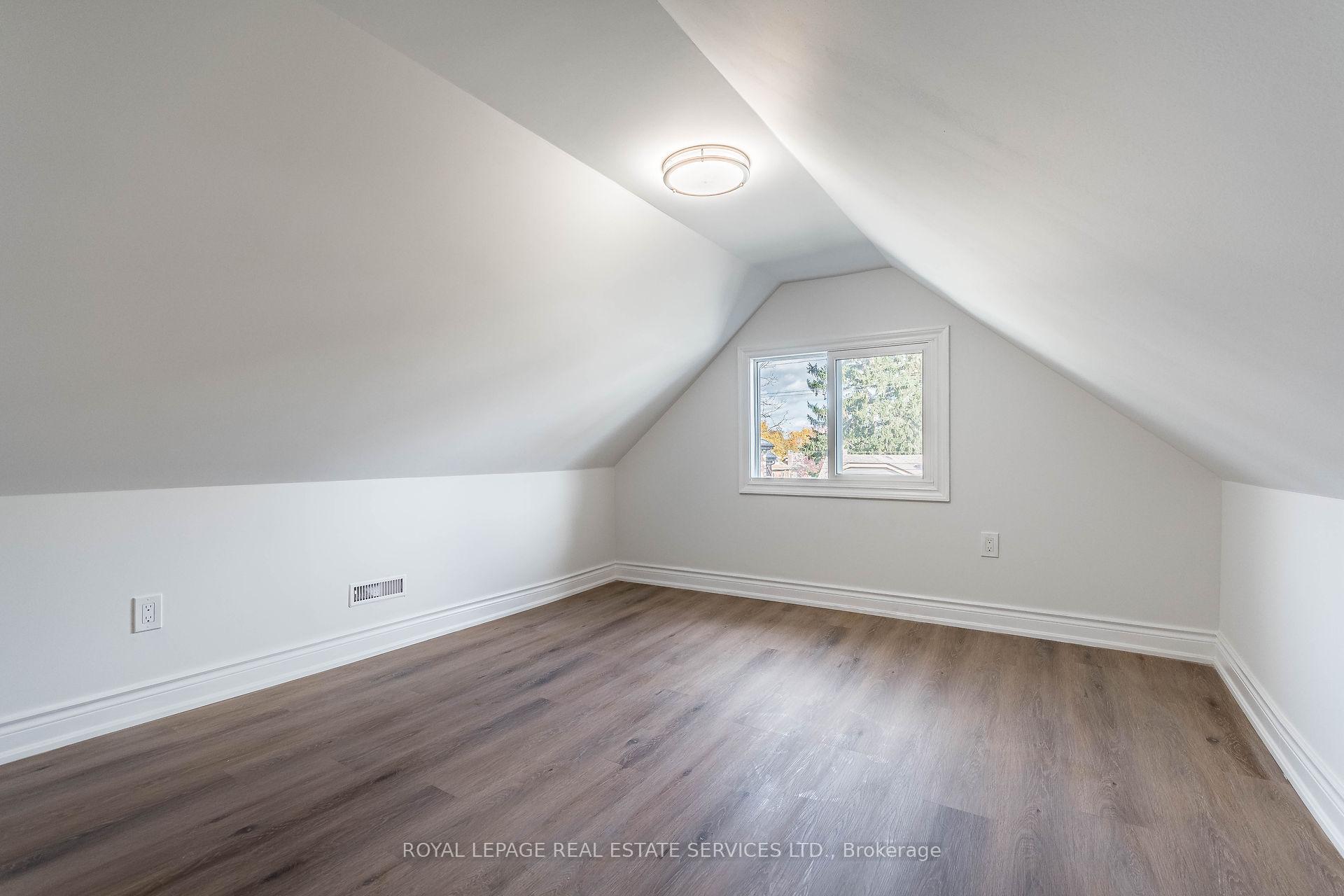 Photo 19 of Unit Upper, 286 Cumberland Avenue, Hamilton, Blakeley — HOMEH