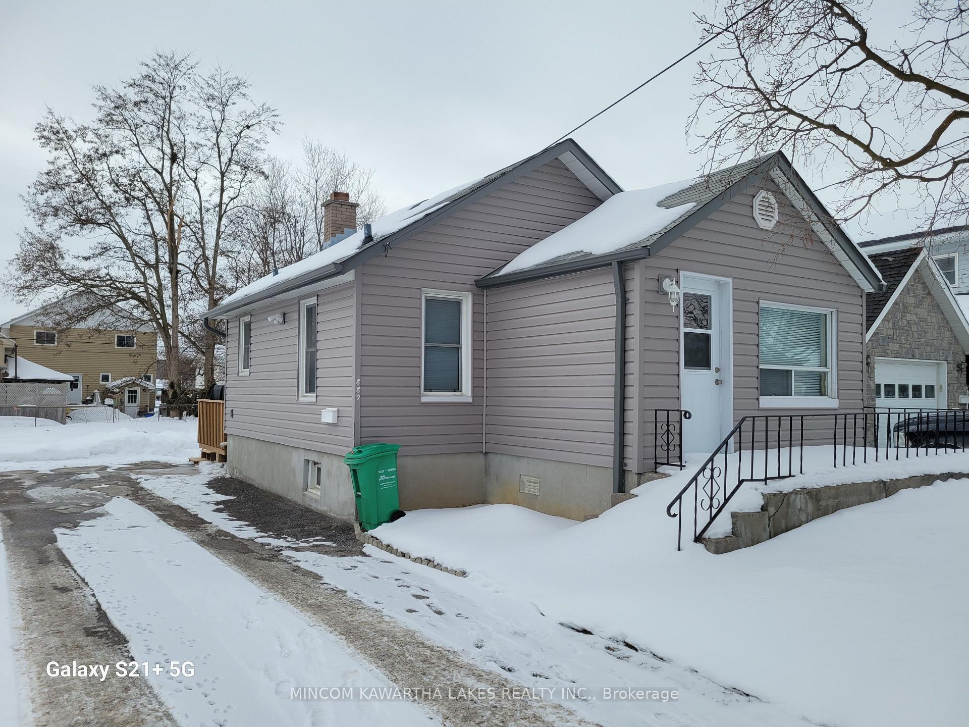 Photo 1 of 889 Western Avenue, Peterborough, Otonabee Ward 1 — HOMEH