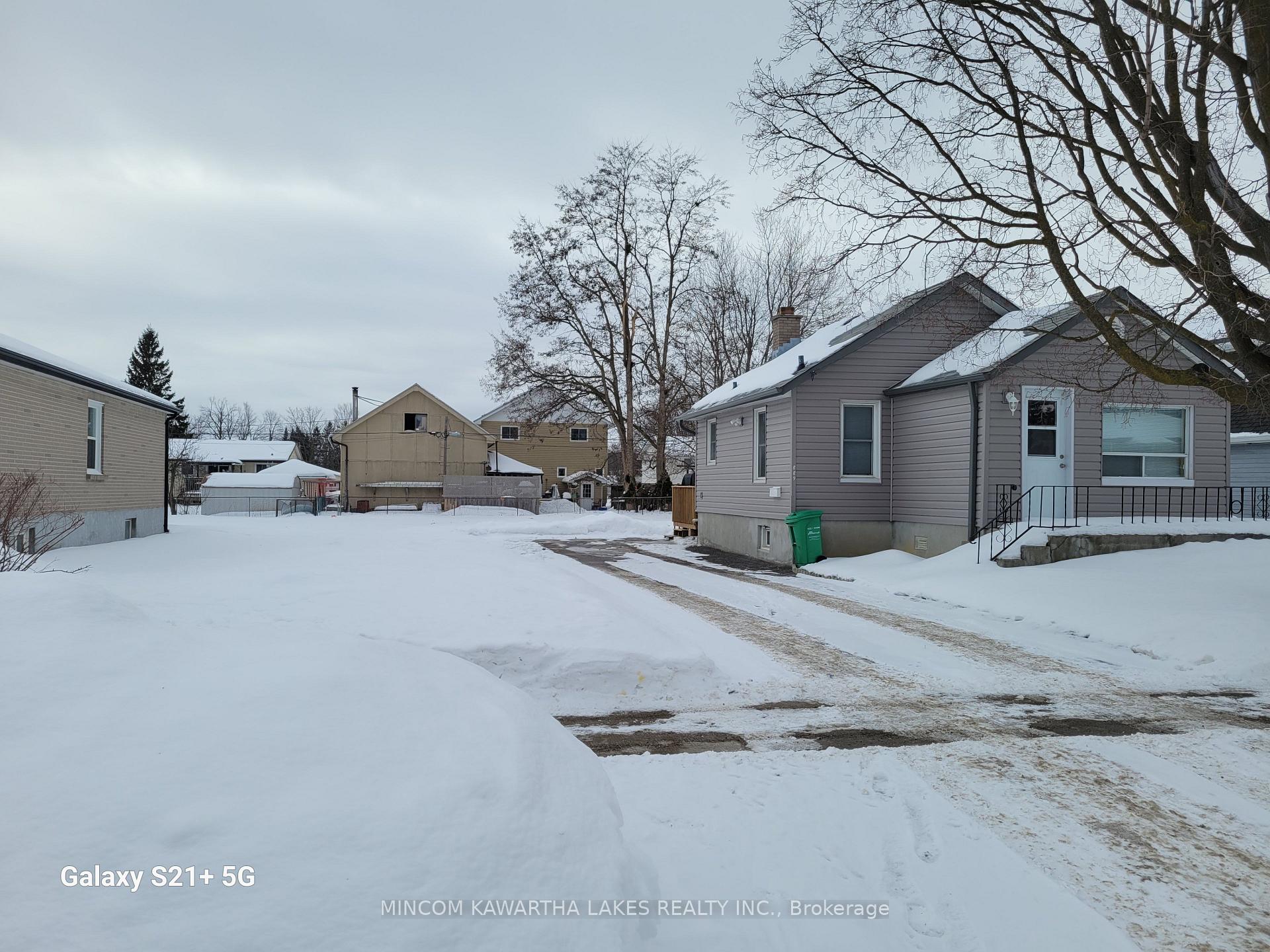 Photo 3 of 889 Western Avenue, Peterborough, Otonabee Ward 1 — HOMEH