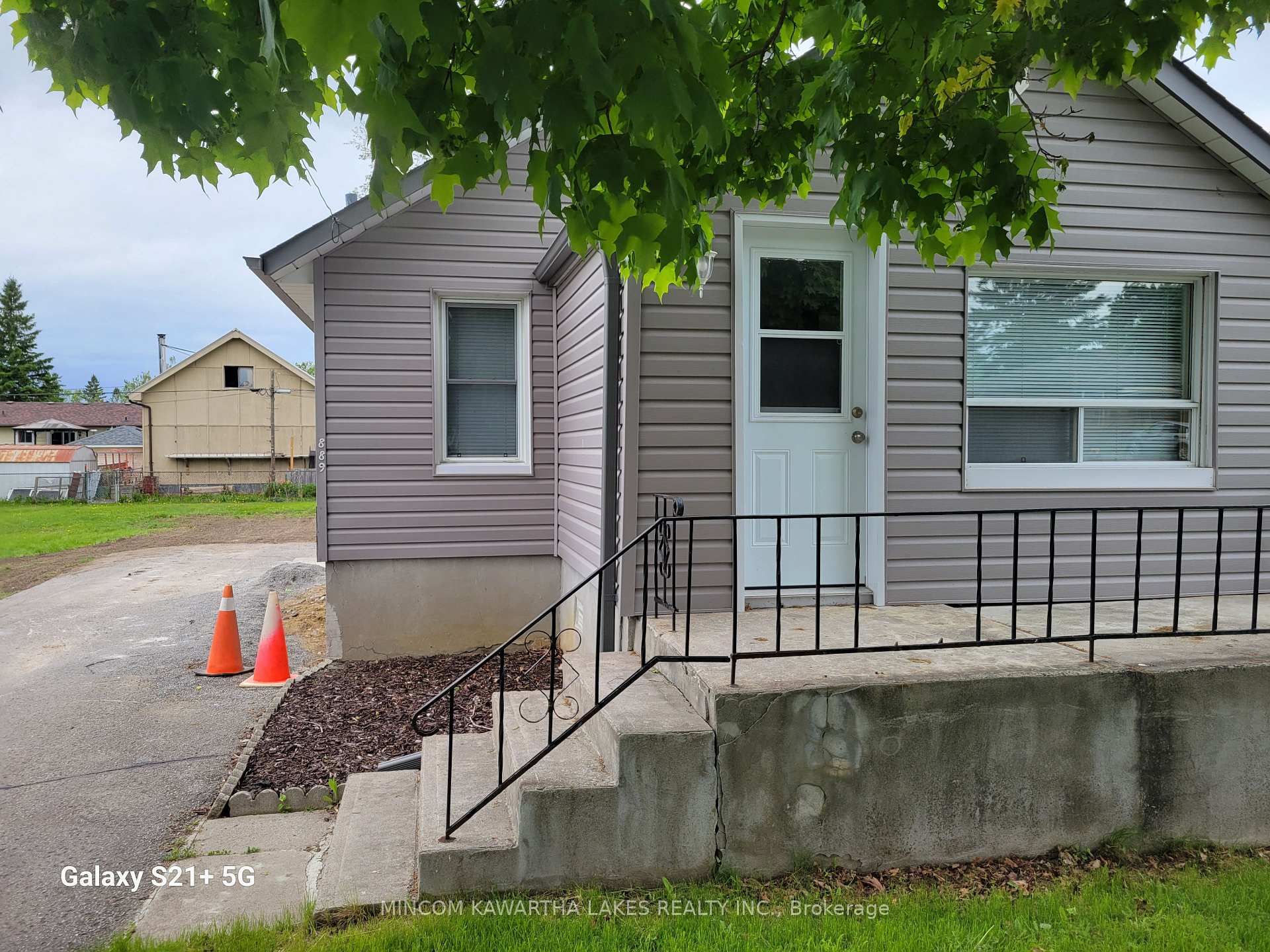Photo 8 of 889 Western Avenue, Peterborough, Otonabee Ward 1 — HOMEH