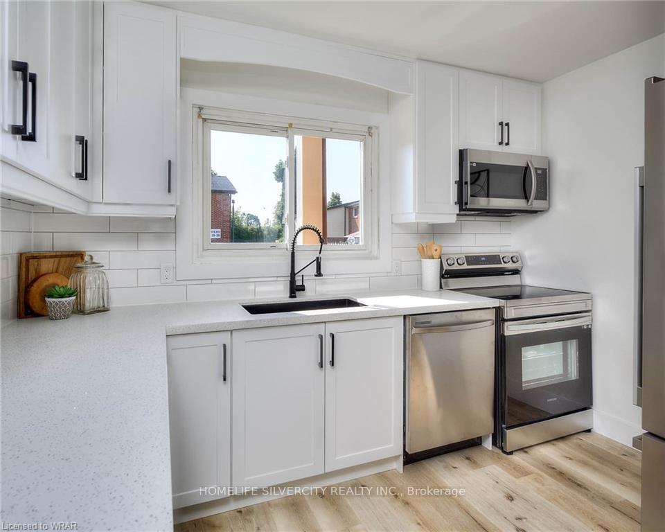 Photo 2 of Unit 5, 144 Jansen Avenue, Kitchener — HOMEH