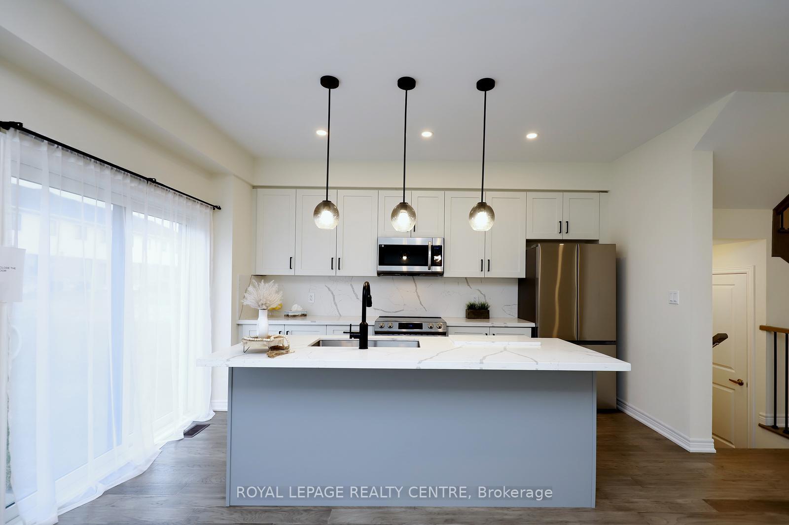 Photo 12 of 64 Genoa Drive, Hamilton, Ryckmans — HOMEH