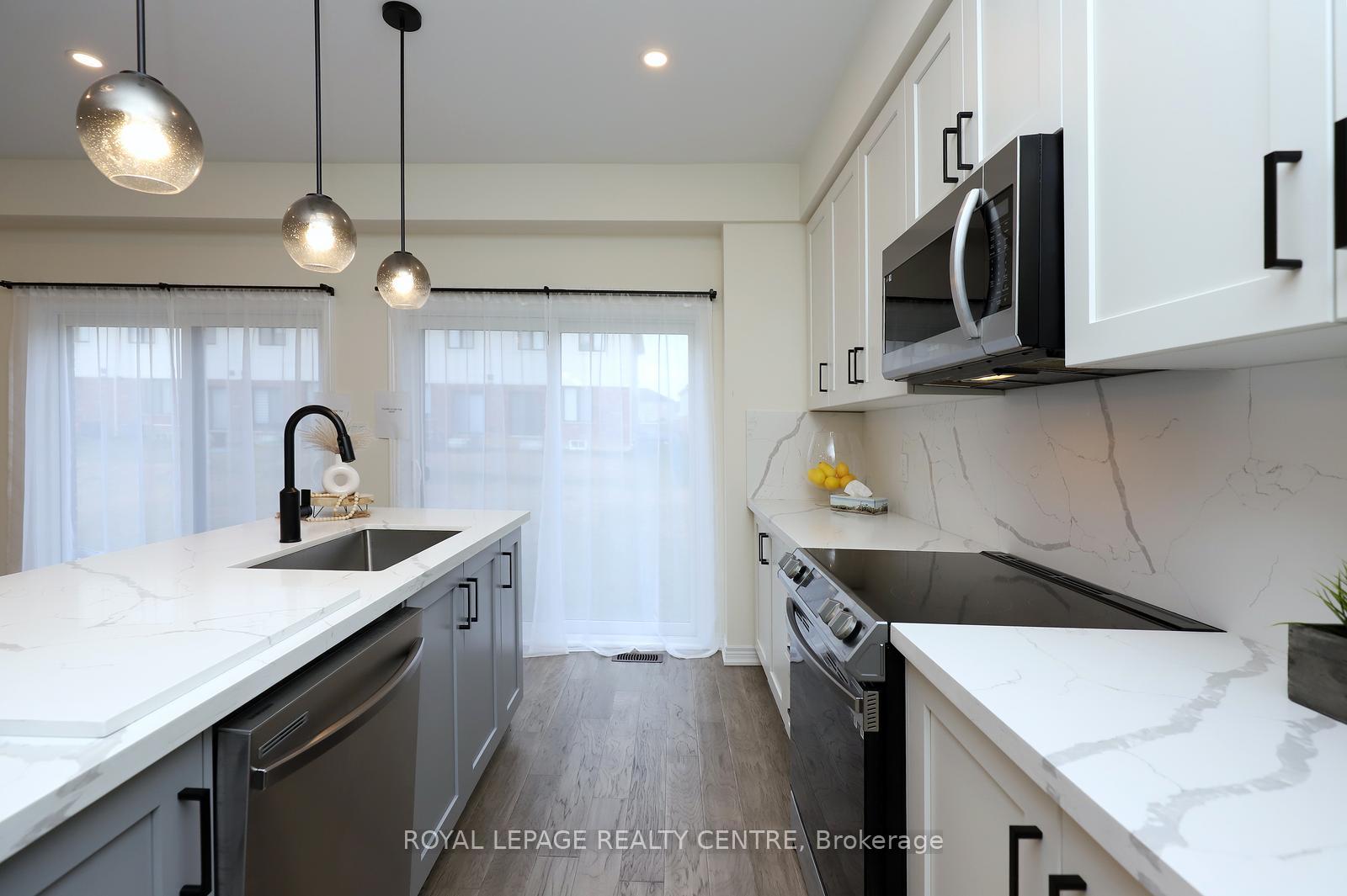 Photo 15 of 64 Genoa Drive, Hamilton, Ryckmans — HOMEH