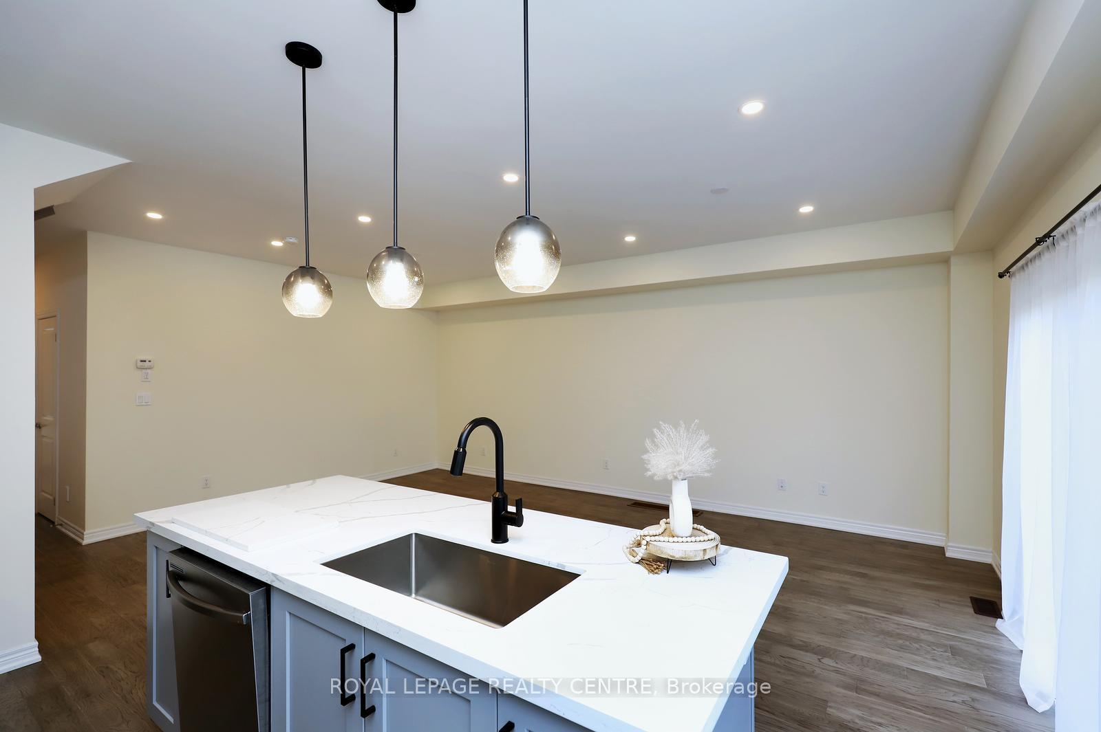 Photo 21 of 64 Genoa Drive, Hamilton, Ryckmans — HOMEH