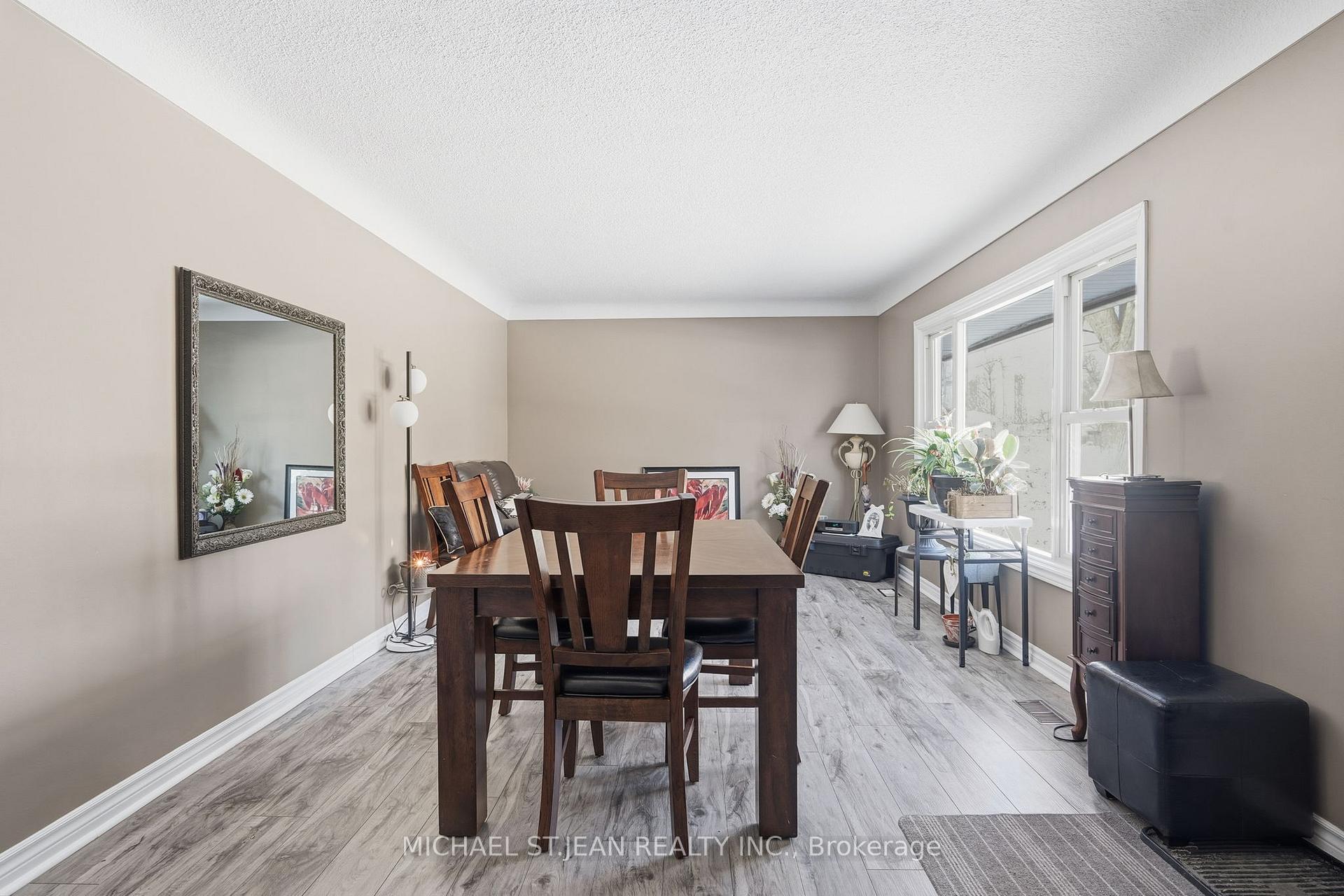 Photo 4 of 99 Forks Road, Welland, Dain City — HOMEH