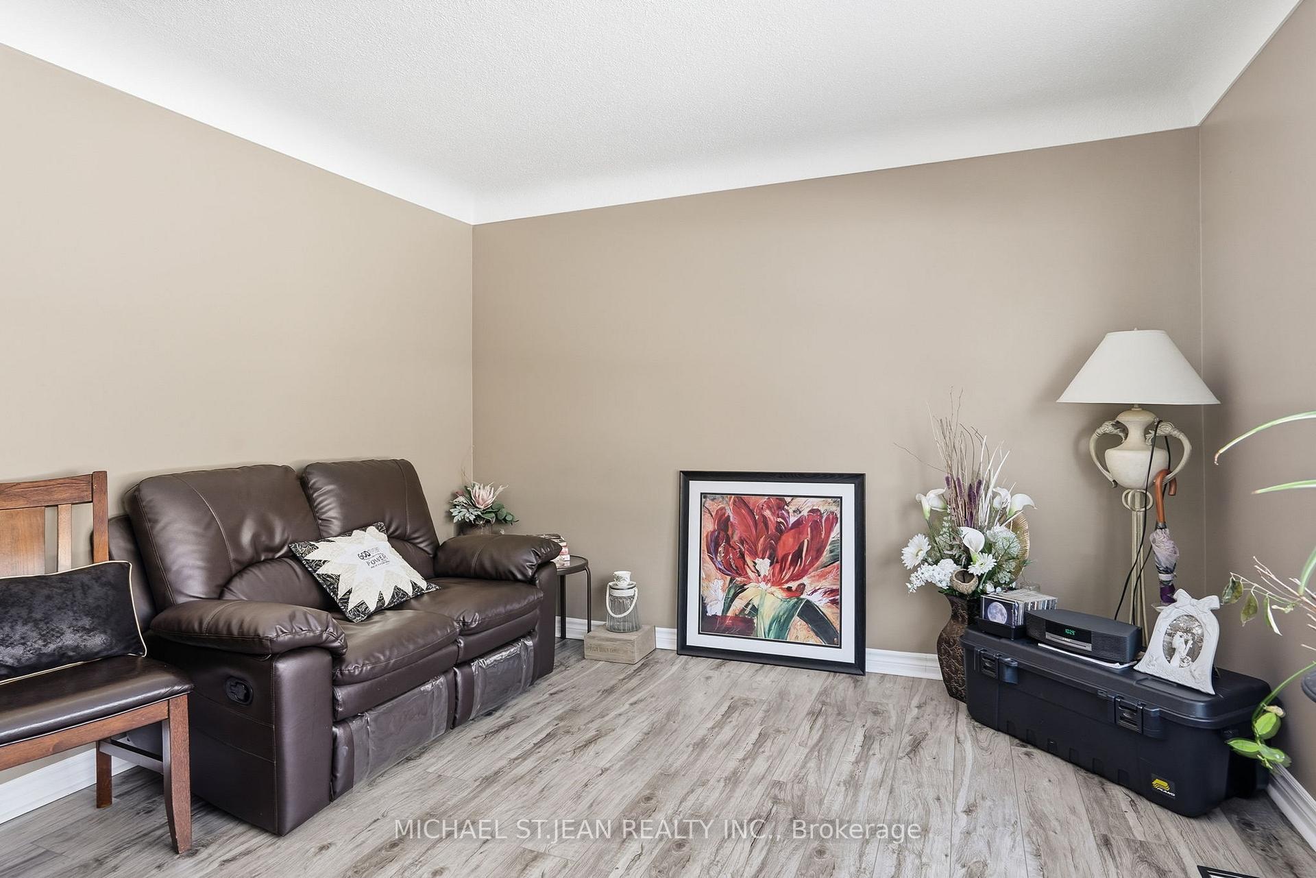 Photo 16 of 99 Forks Road, Welland, Dain City — HOMEH