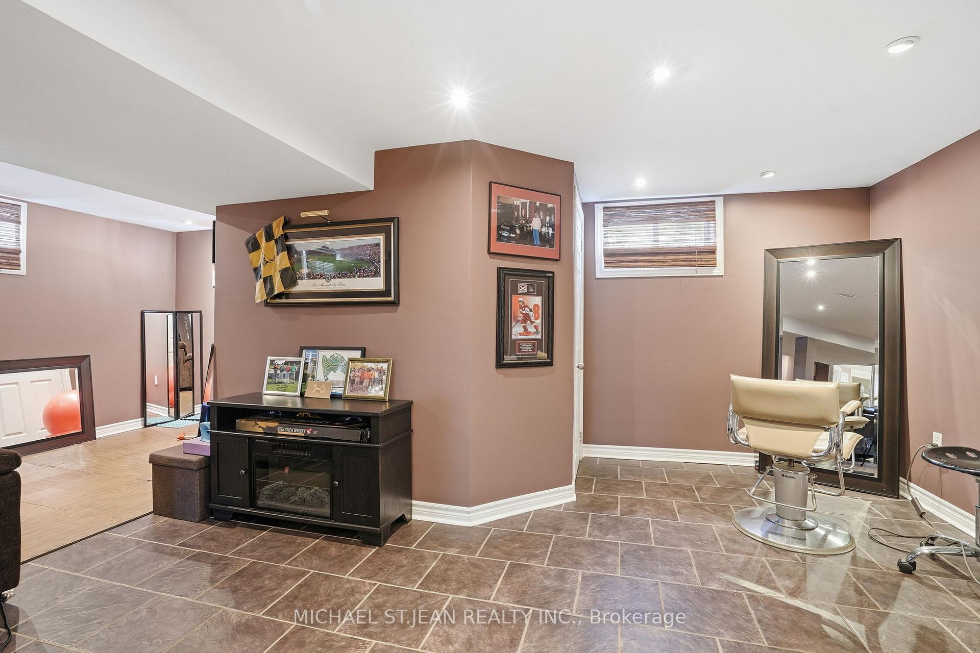 Photo 24 of 99 Forks Road, Welland, Dain City — HOMEH