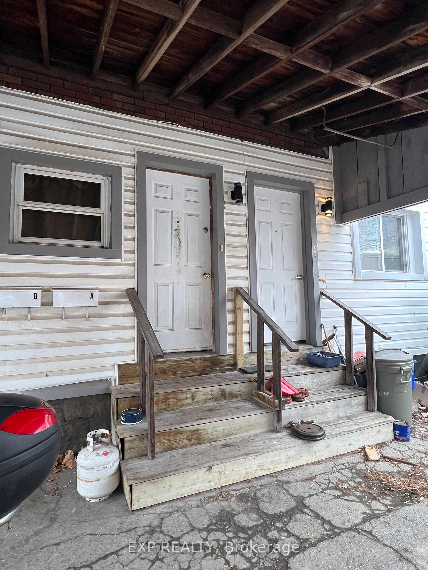 Photo 3 of 25 Station Street, St. Thomas — HOMEH