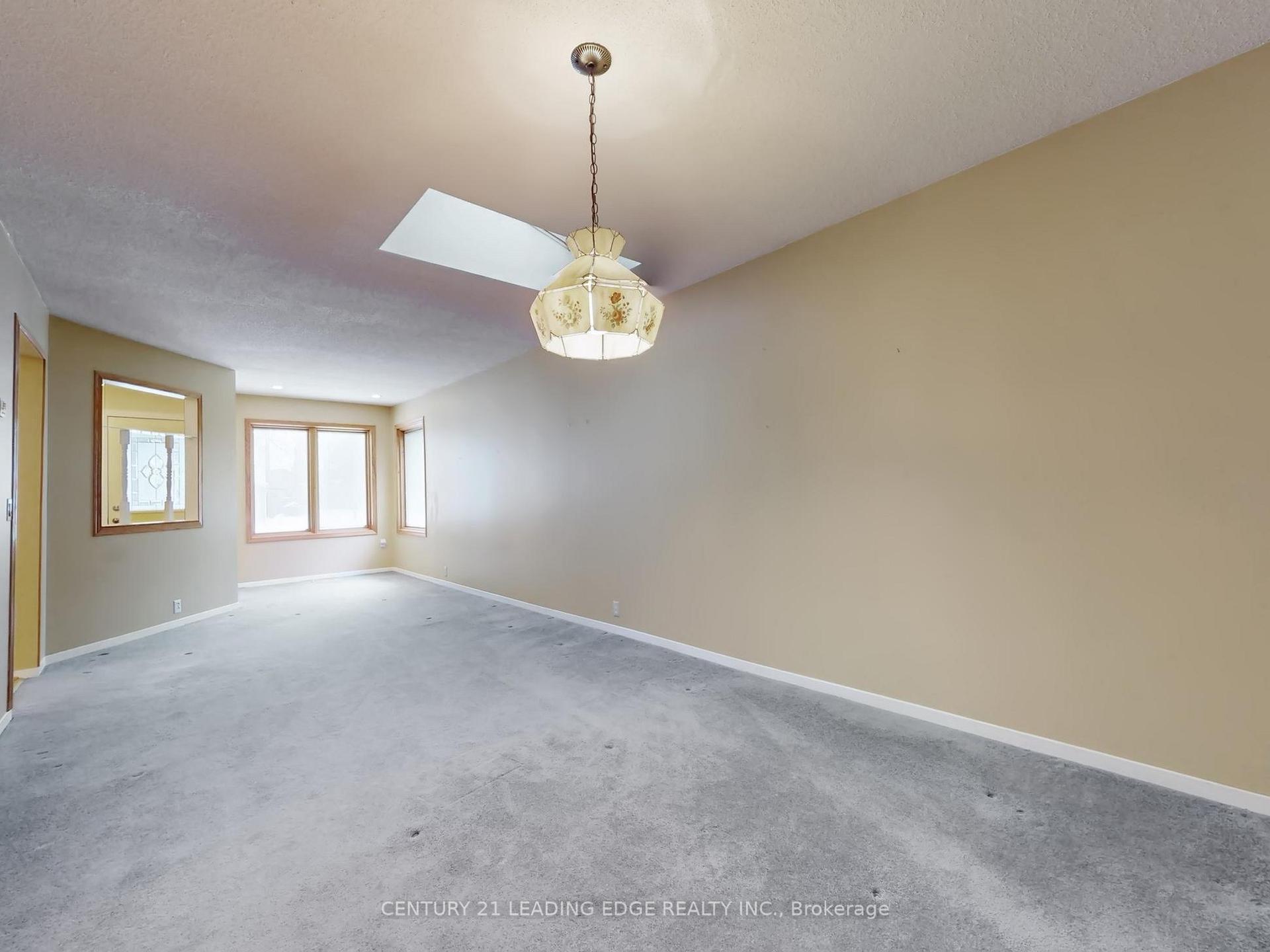 Photo 2 of 30 Madsen Crescent, Markham, Markville — HOMEH
