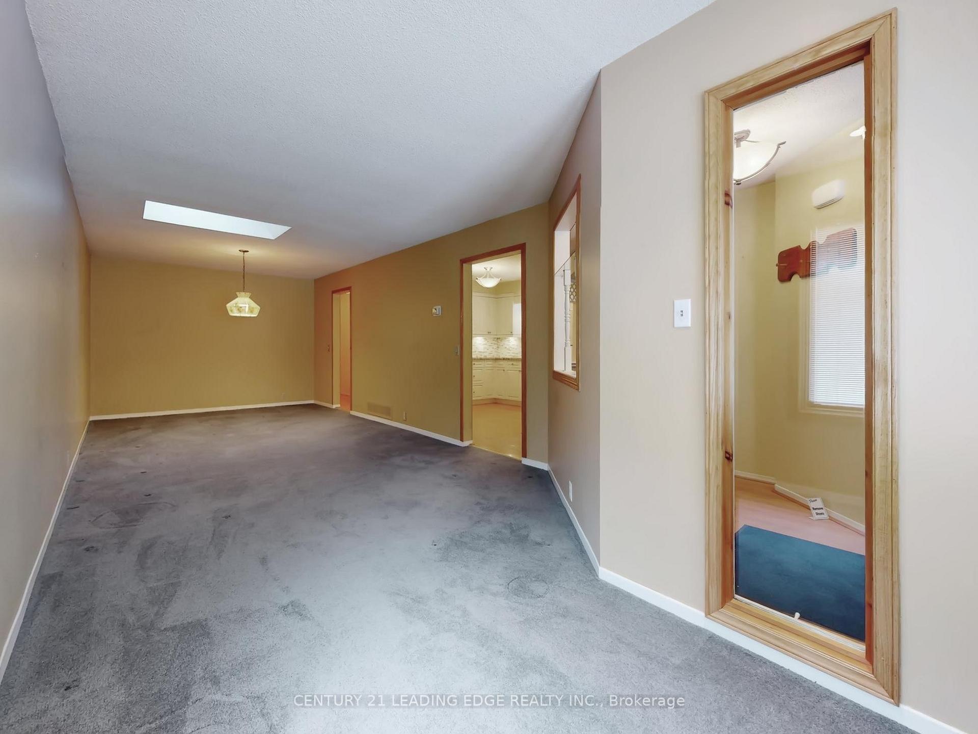 Photo 6 of 30 Madsen Crescent, Markham, Markville — HOMEH
