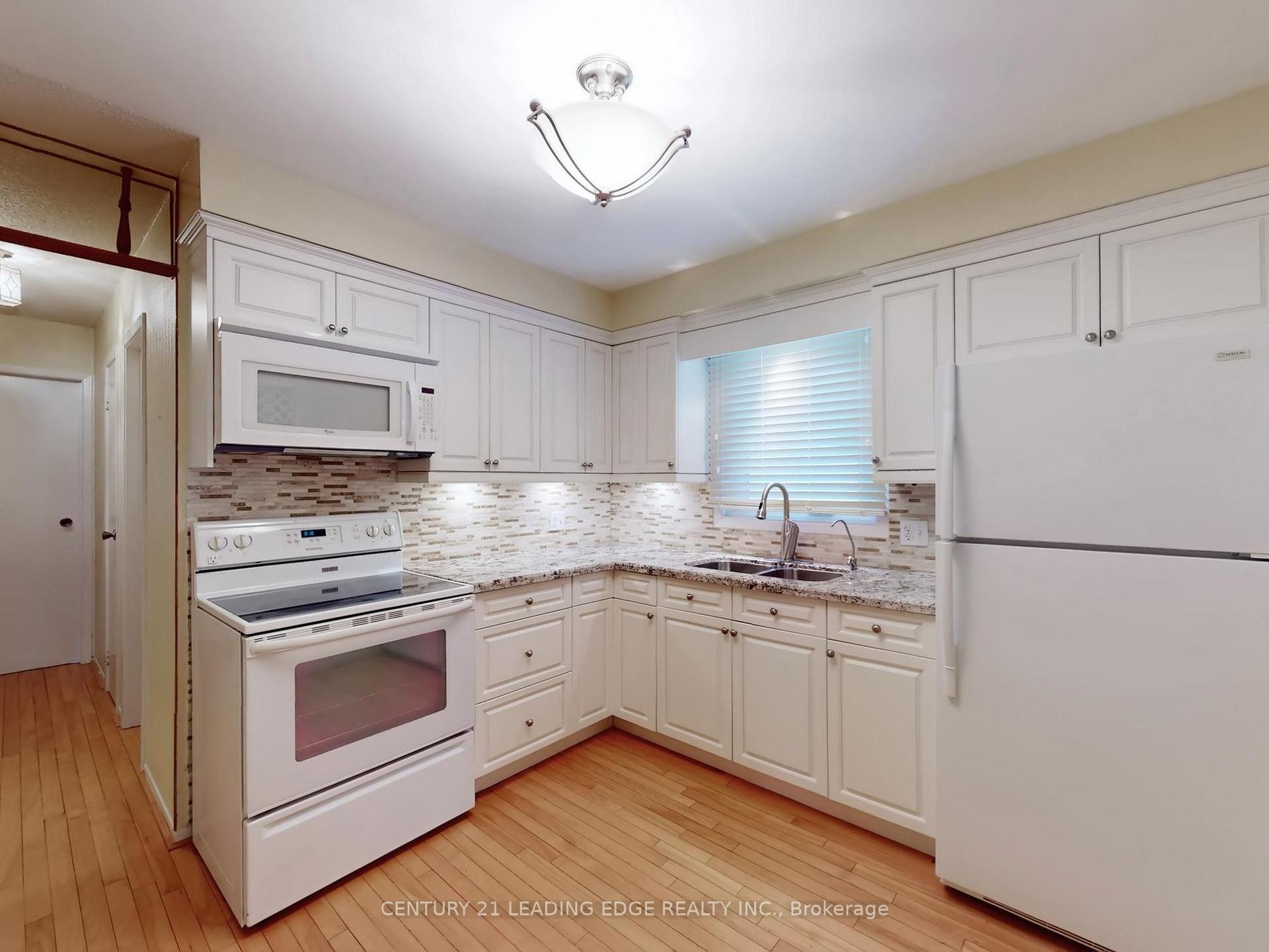 Photo 8 of 30 Madsen Crescent, Markham, Markville — HOMEH