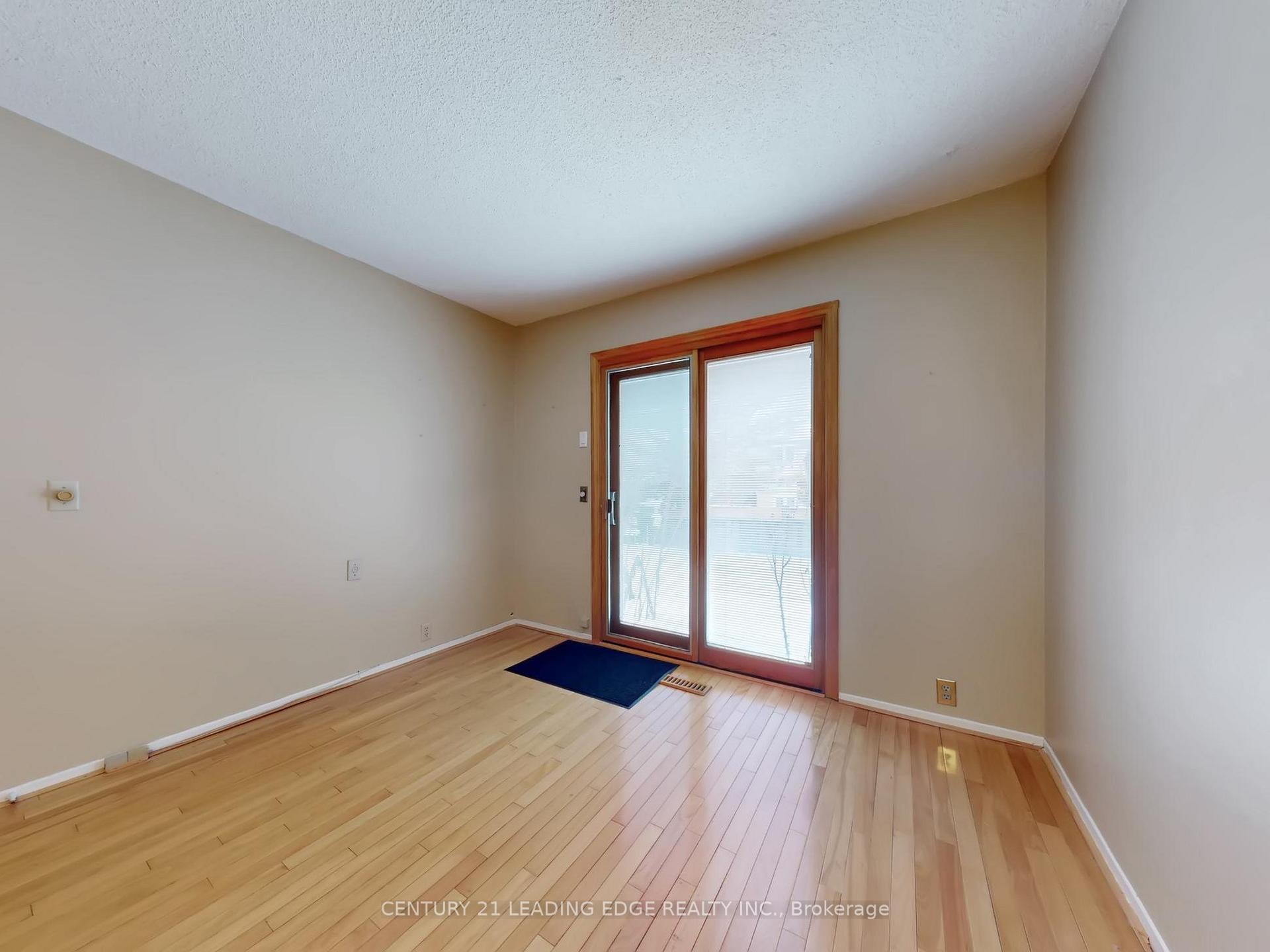 Photo 11 of 30 Madsen Crescent, Markham, Markville — HOMEH