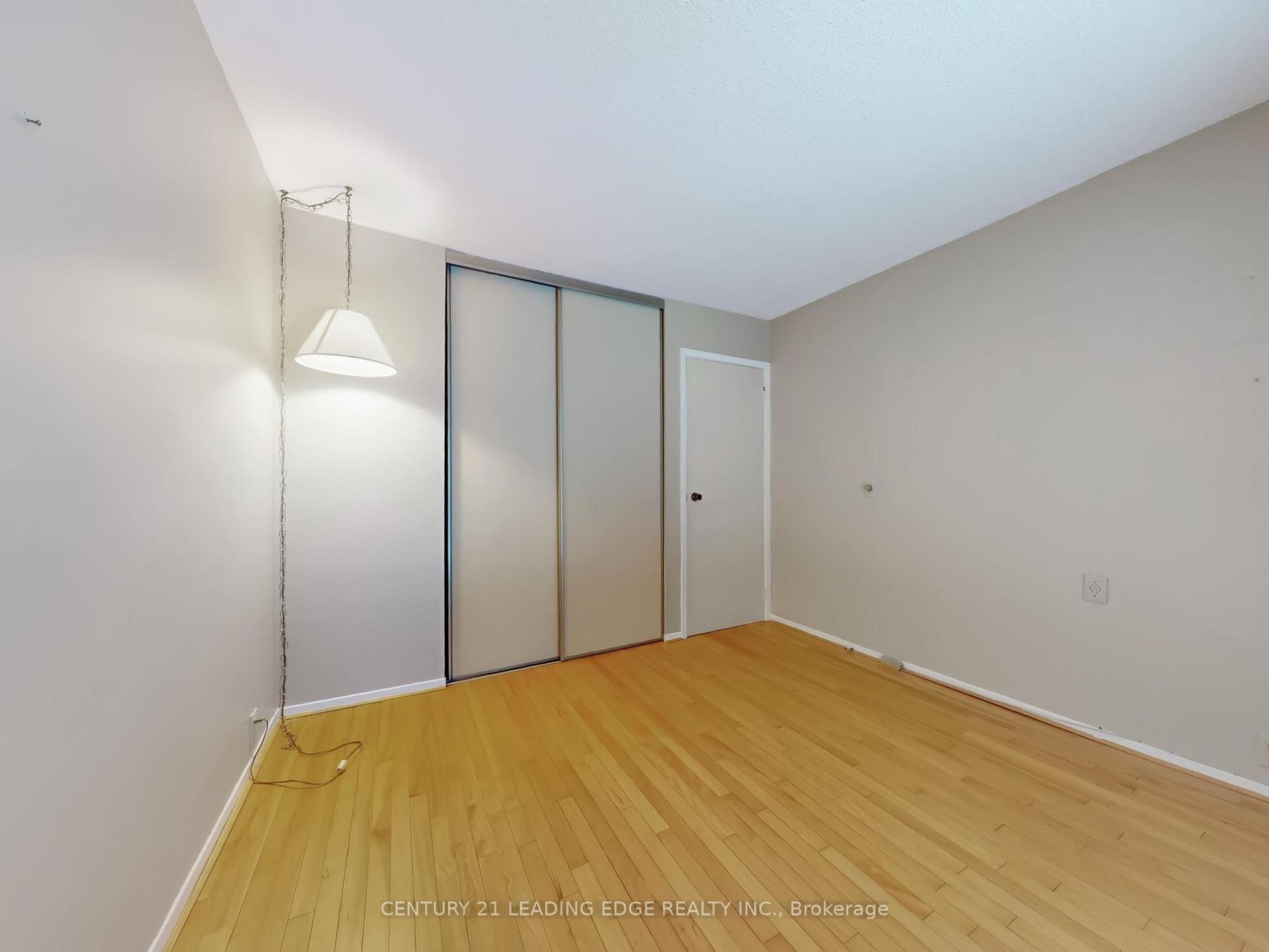 Photo 14 of 30 Madsen Crescent, Markham, Markville — HOMEH