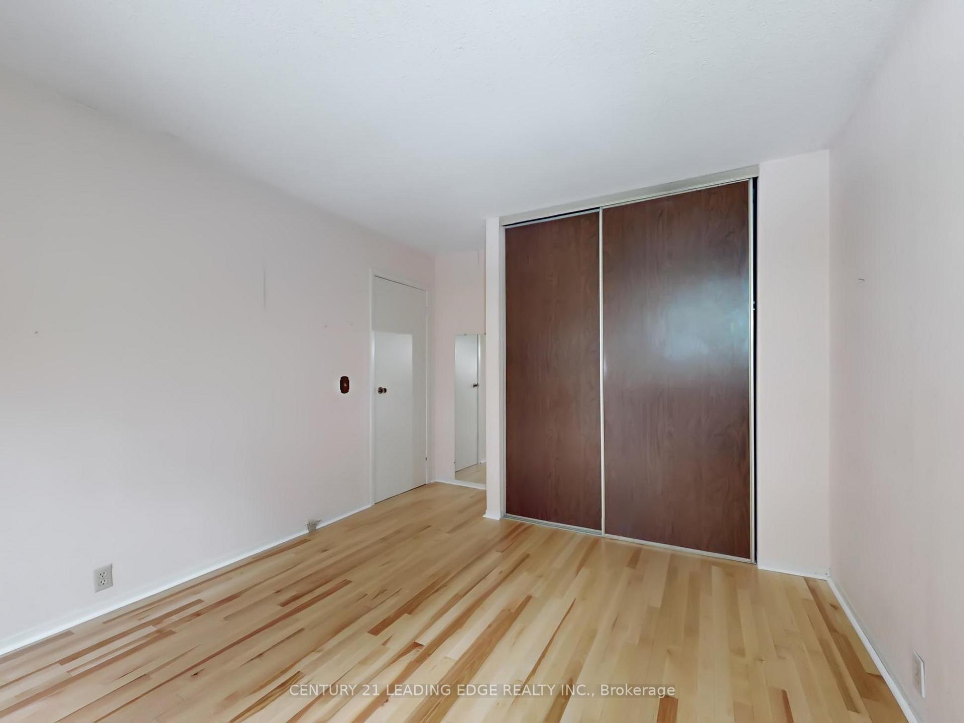 Photo 17 of 30 Madsen Crescent, Markham, Markville — HOMEH