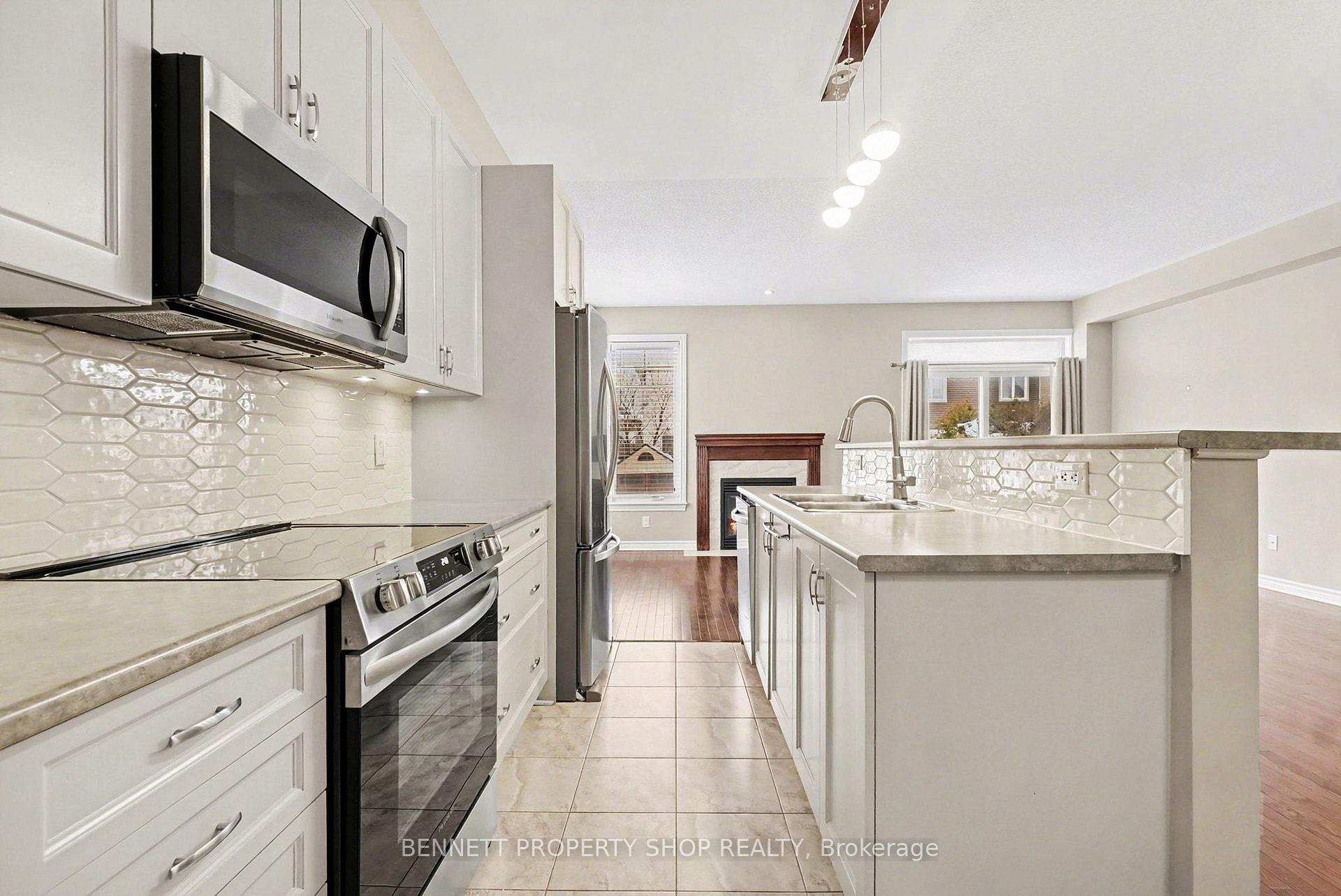 Photo 4 of 255 Mojave Crescent, Ottawa, Stittsville (North) — HOMEH