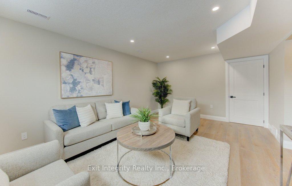 Photo 28 of 402 Heritage Drive, Kitchener — HOMEH