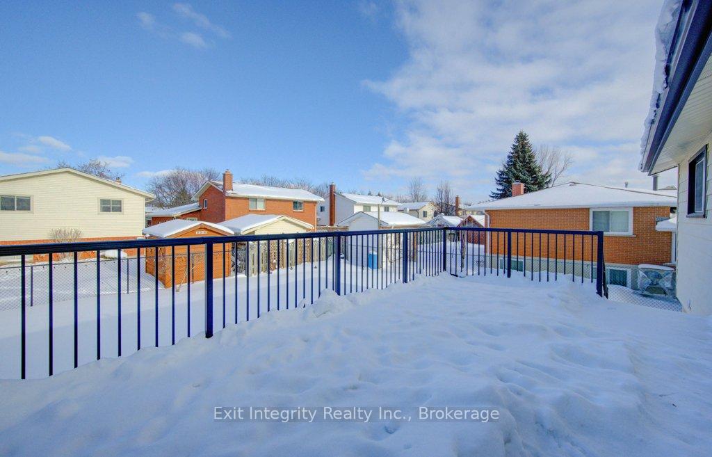 Photo 24 of 402 Heritage Drive, Kitchener — HOMEH