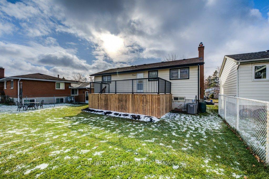 Photo 30 of 402 Heritage Drive, Kitchener — HOMEH