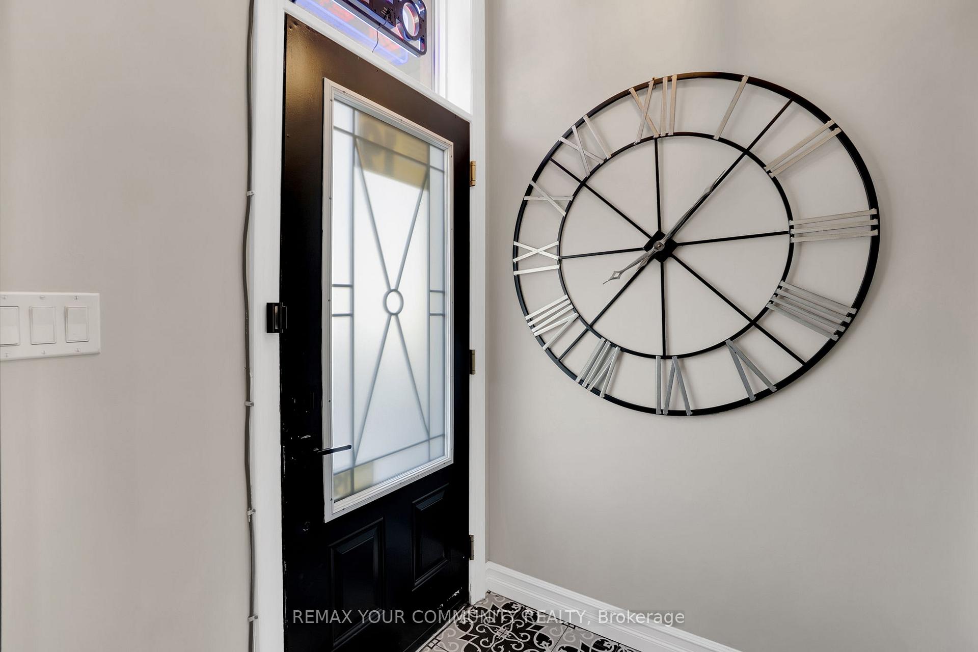 Photo 2 of Unit 8, 10060 Keele Street, Vaughan, Maple — HOMEH