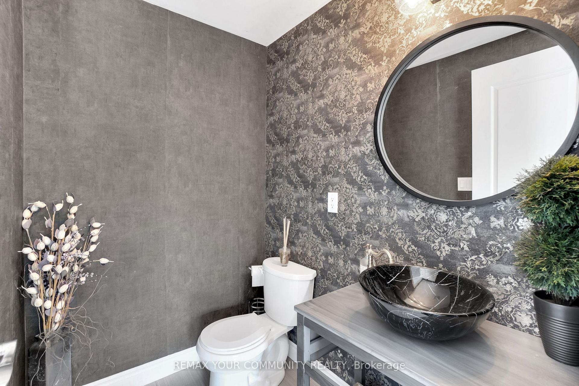 Photo 14 of Unit 8, 10060 Keele Street, Vaughan, Maple — HOMEH