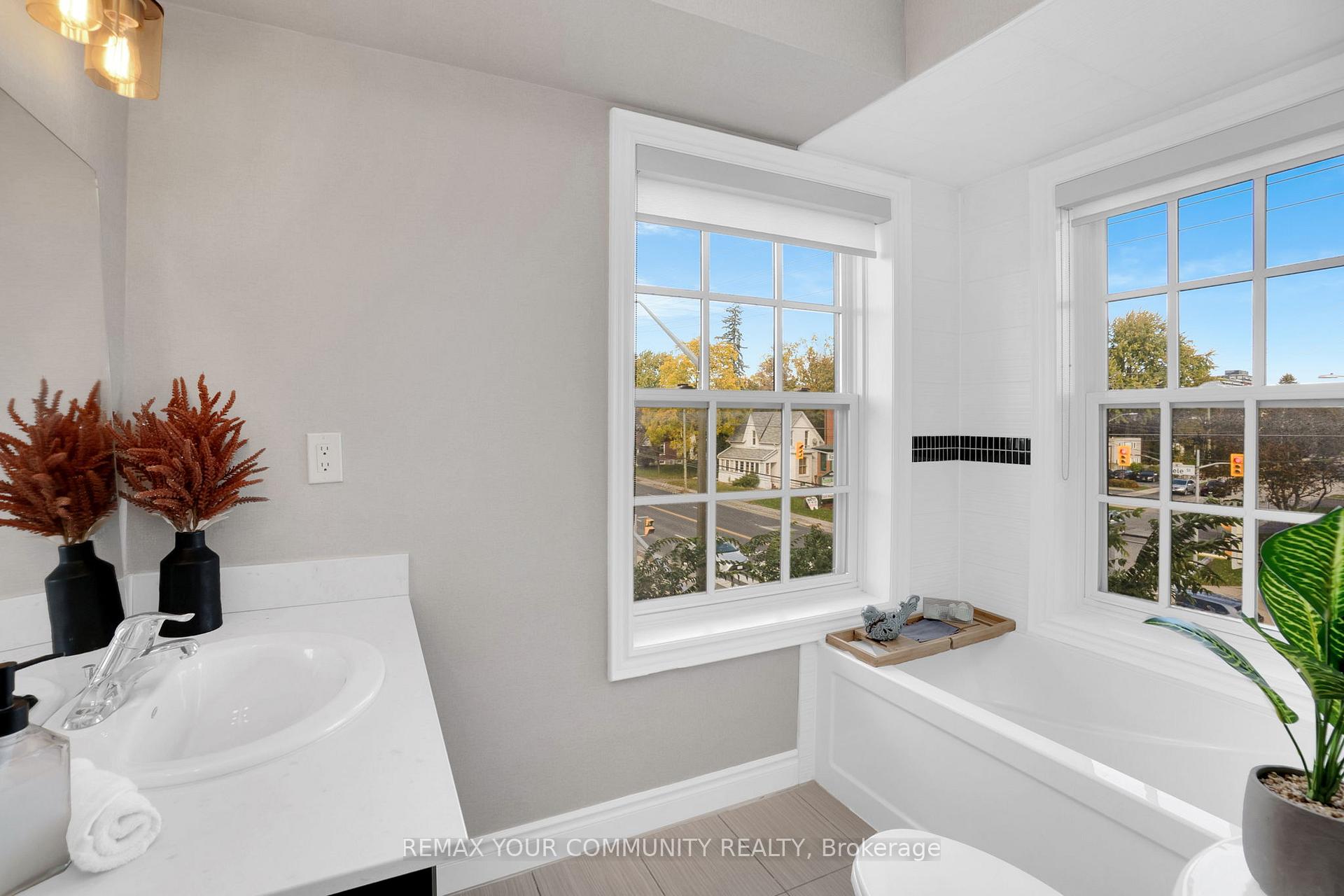 Photo 17 of Unit 8, 10060 Keele Street, Vaughan, Maple — HOMEH