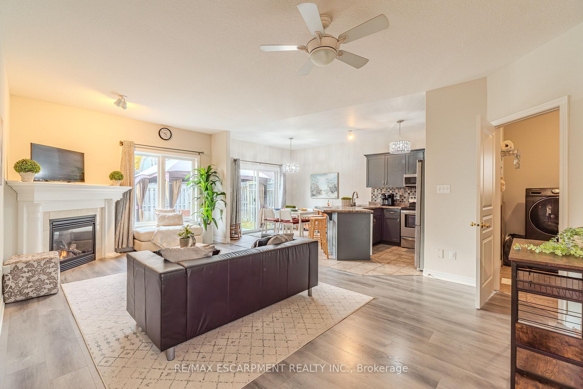 Photo 4 of 11 Irongate Drive, Brant, Paris — HOMEH
