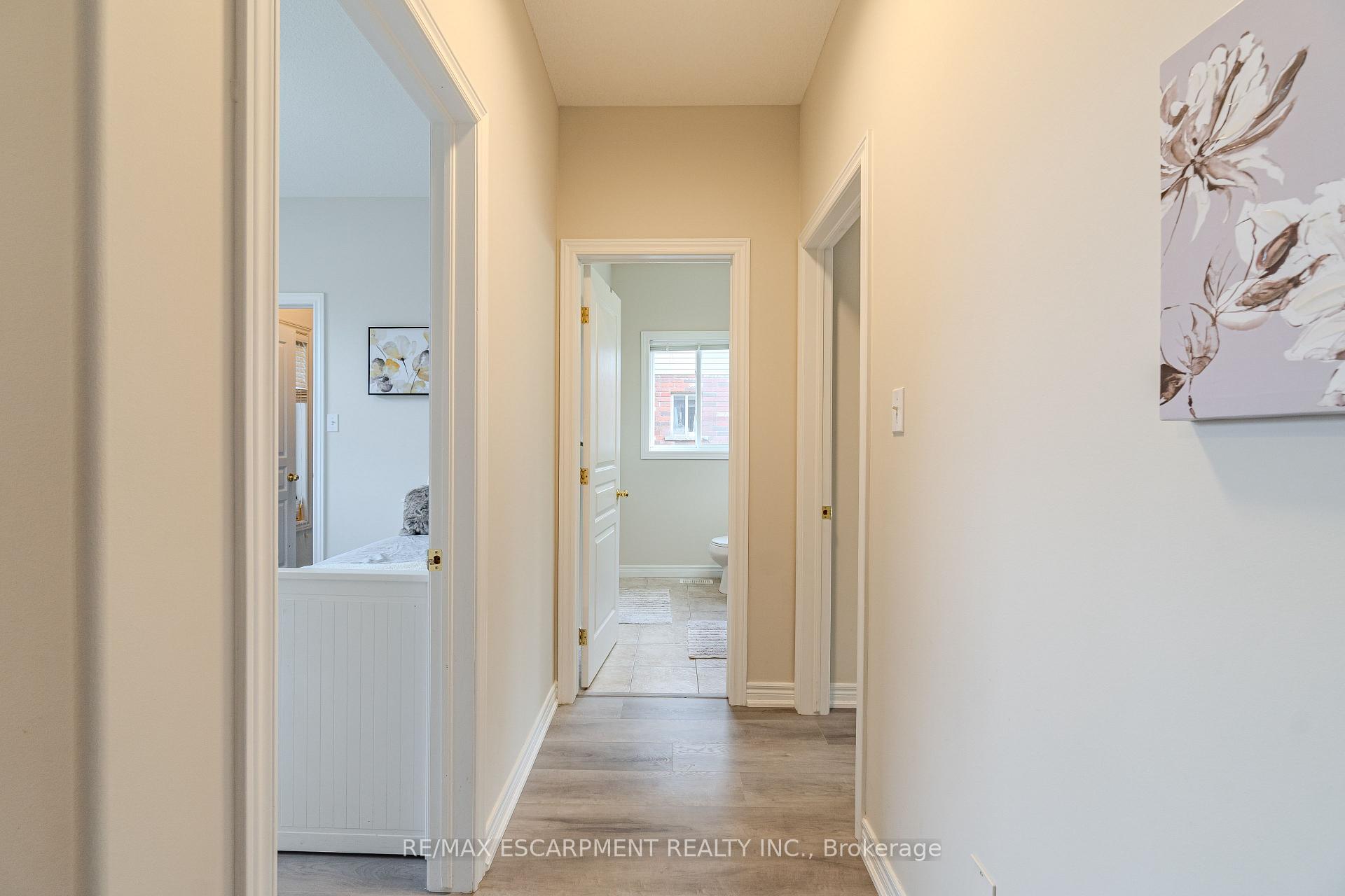Photo 5 of 11 Irongate Drive, Brant, Paris — HOMEH