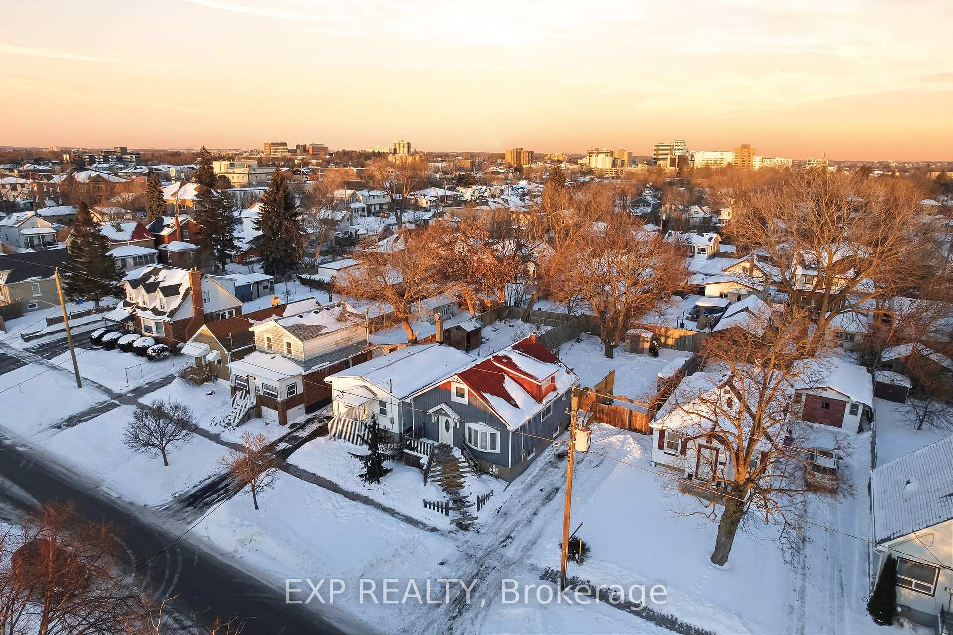 Photo 5 of 77 Westmount Street, Oshawa, Vanier — HOMEH