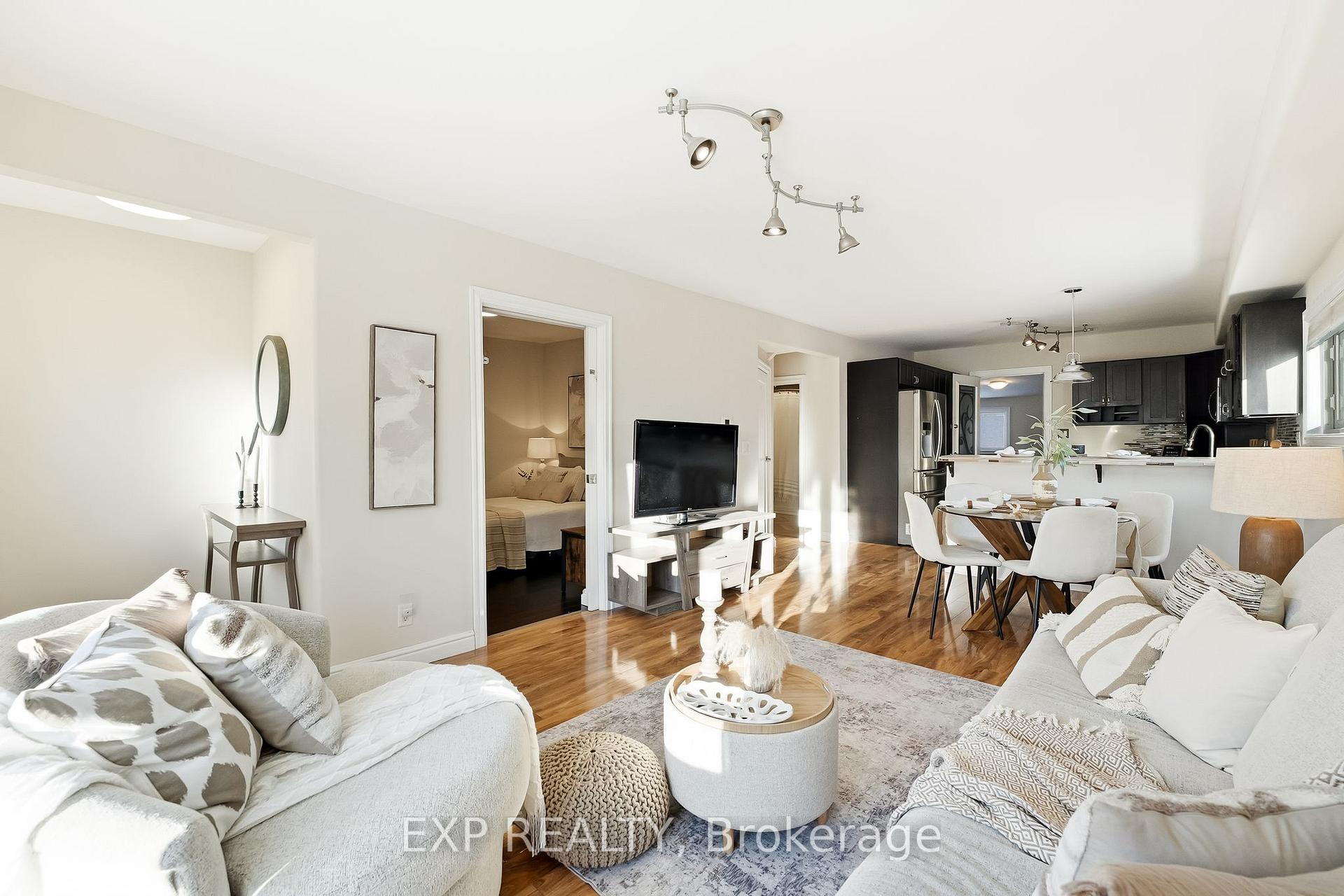 Photo 12 of 77 Westmount Street, Oshawa, Vanier — HOMEH