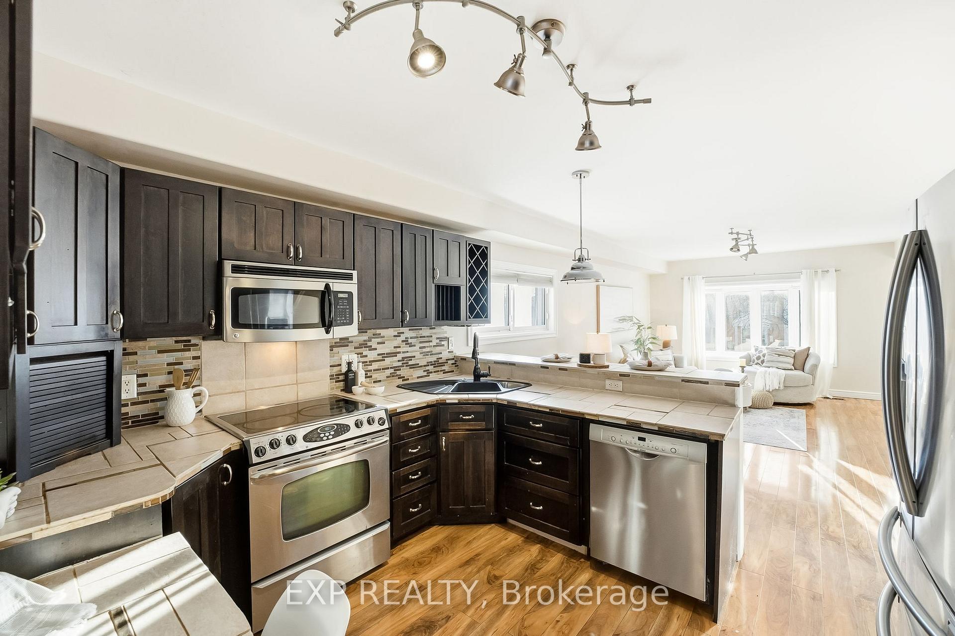 Photo 23 of 77 Westmount Street, Oshawa, Vanier — HOMEH