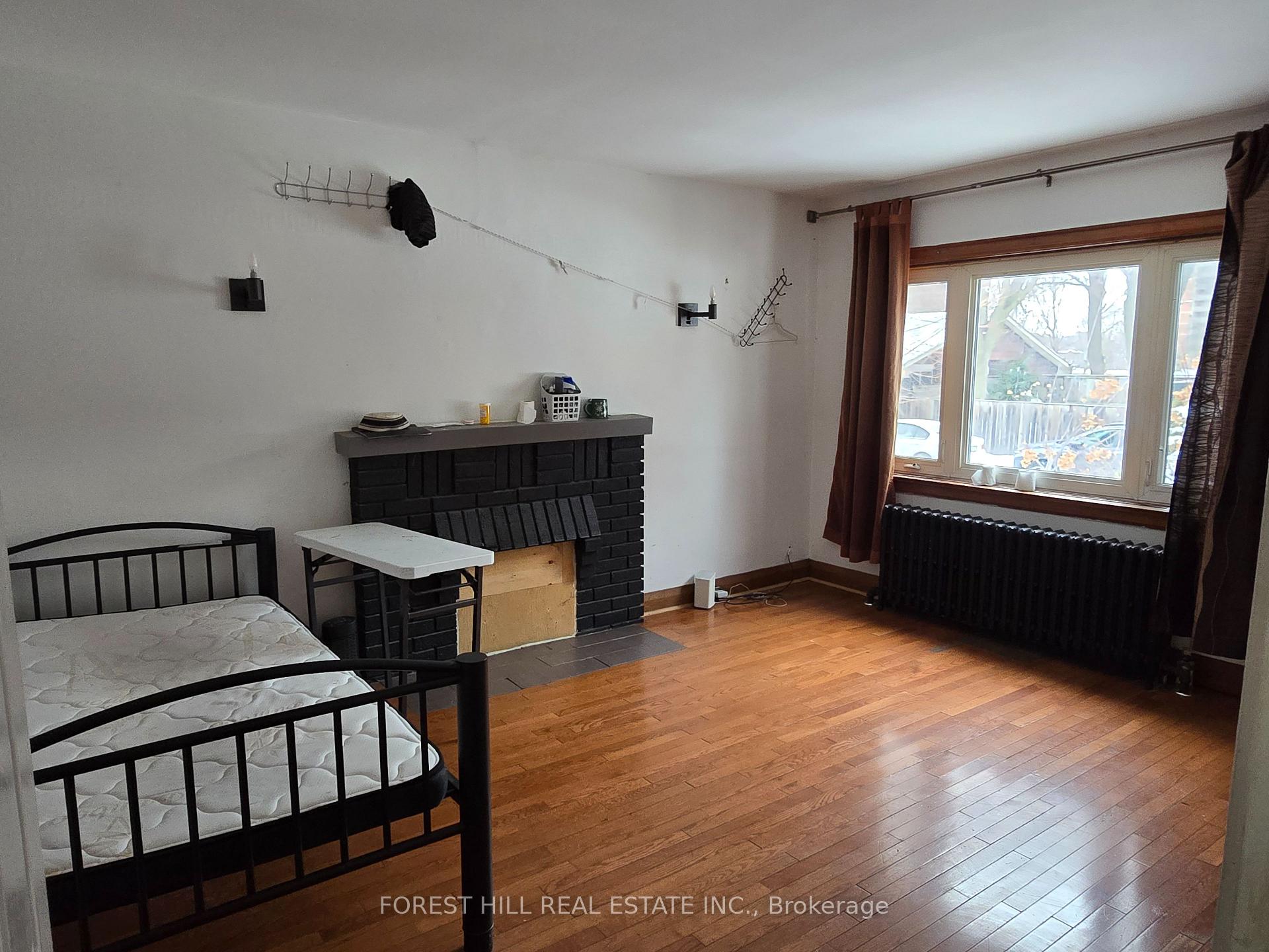Photo 4 of 10 Bryant Avenue, Toronto, Crescent Town — HOMEH