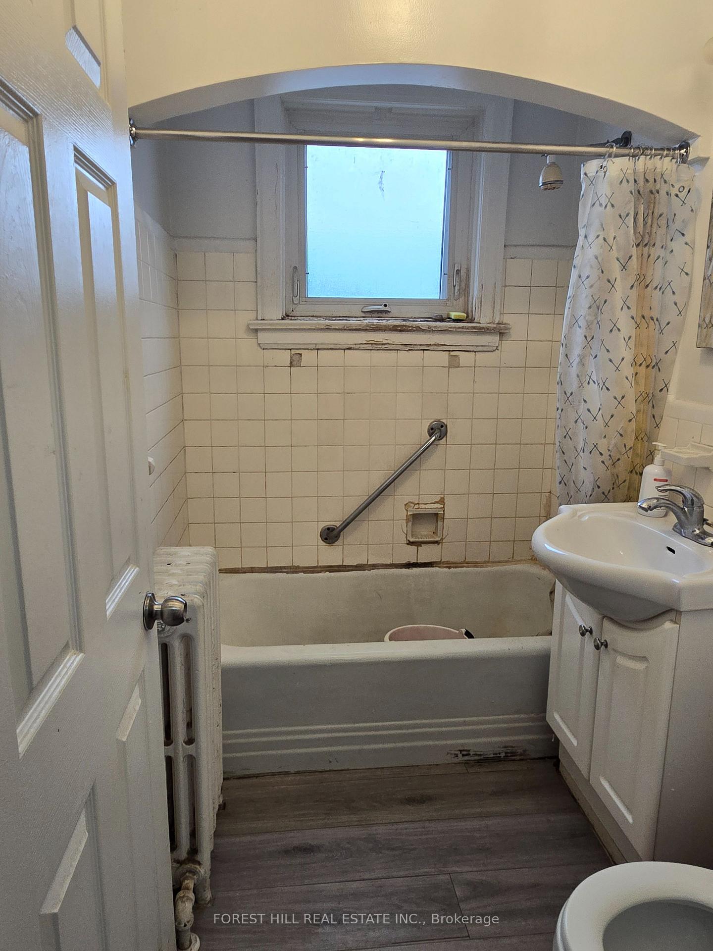 Photo 6 of 10 Bryant Avenue, Toronto, Crescent Town — HOMEH