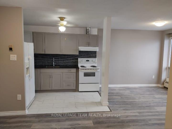 Photo 3 of Unit 1116, 20 Chesterton Drive, Ottawa, Borden Farm/Stewart Farm/Carleton Heights/Parkwood Hills — HOMEH