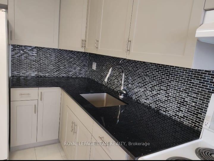 Photo 6 of Unit 1116, 20 Chesterton Drive, Ottawa, Borden Farm/Stewart Farm/Carleton Heights/Parkwood Hills — HOMEH