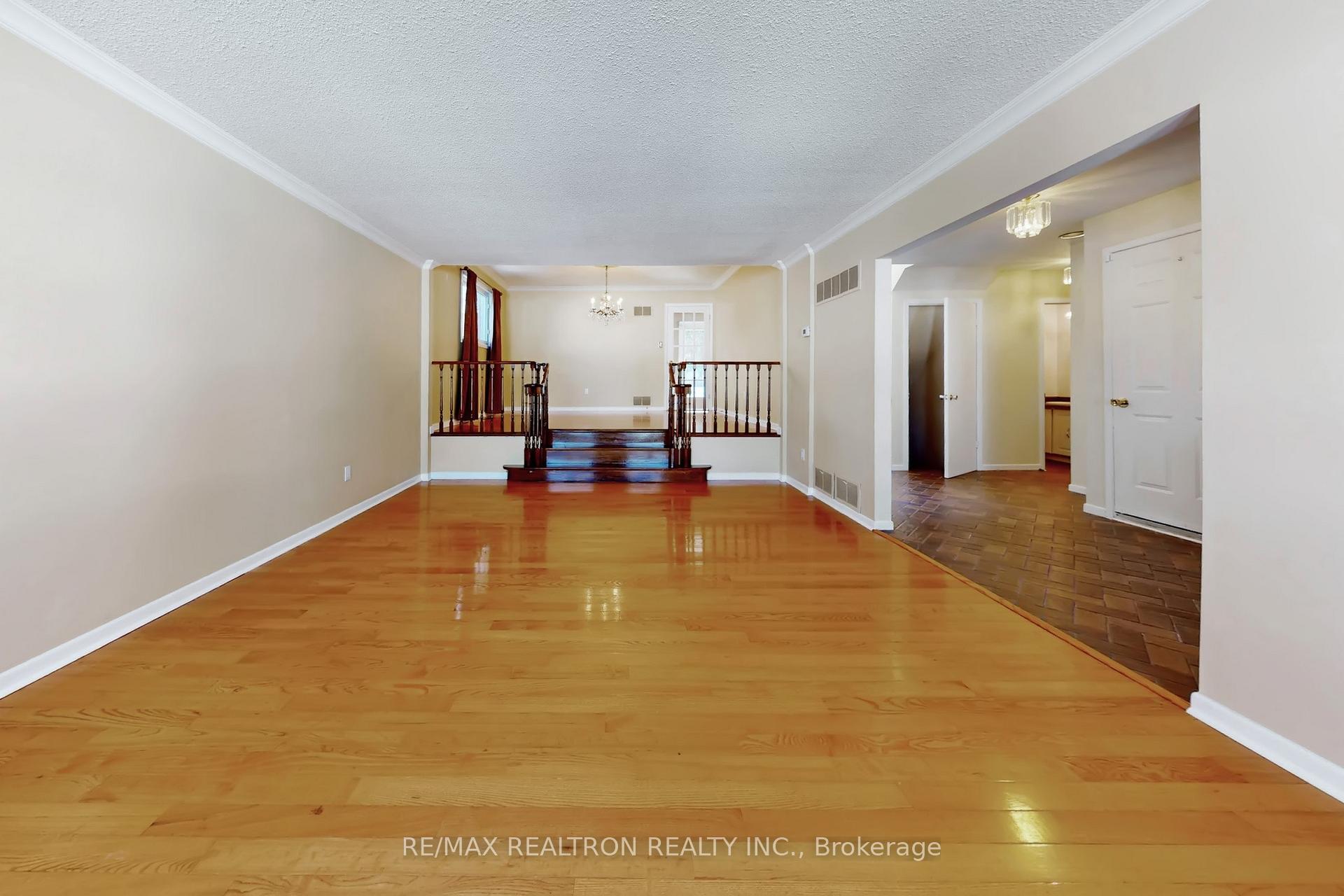 Photo 24 of 25 Roman Road, Markham, German Mills — HOMEH