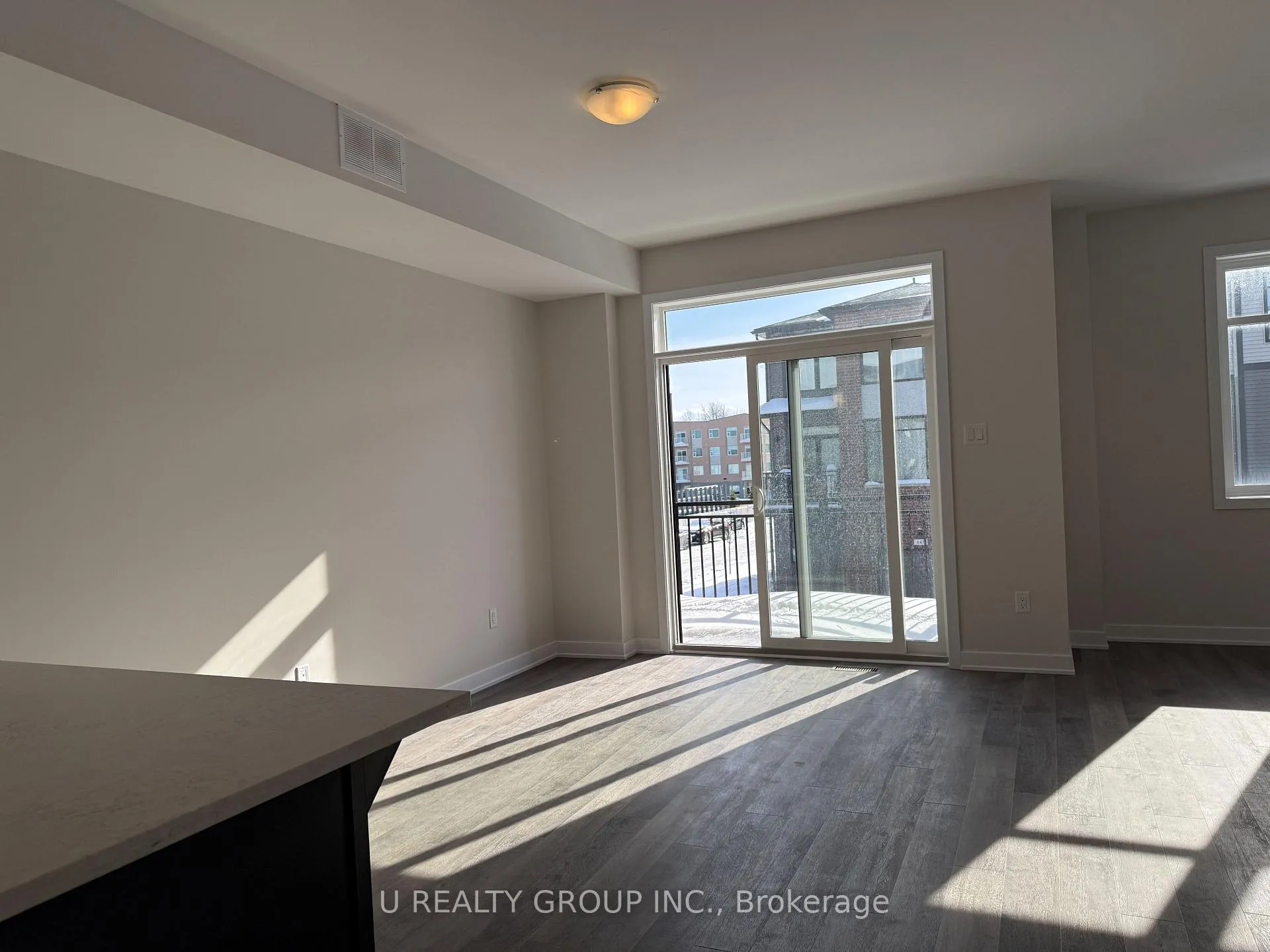 Photo 10 of 646 Corporal Private, Ottawa, Blossom Park/Kemp Park/Findlay Creek — HOMEH
