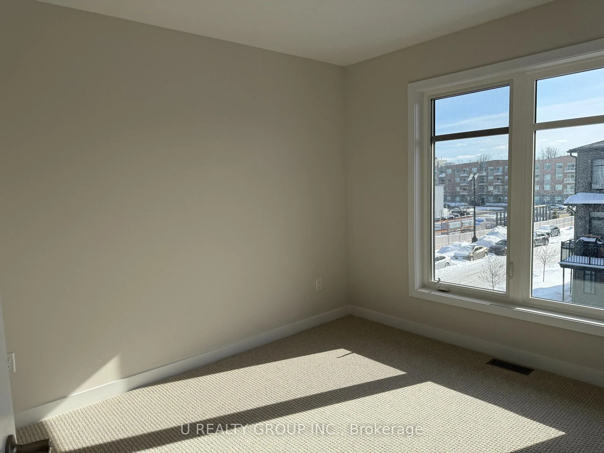 Photo 18 of 646 Corporal Private, Ottawa, Blossom Park/Kemp Park/Findlay Creek — HOMEH