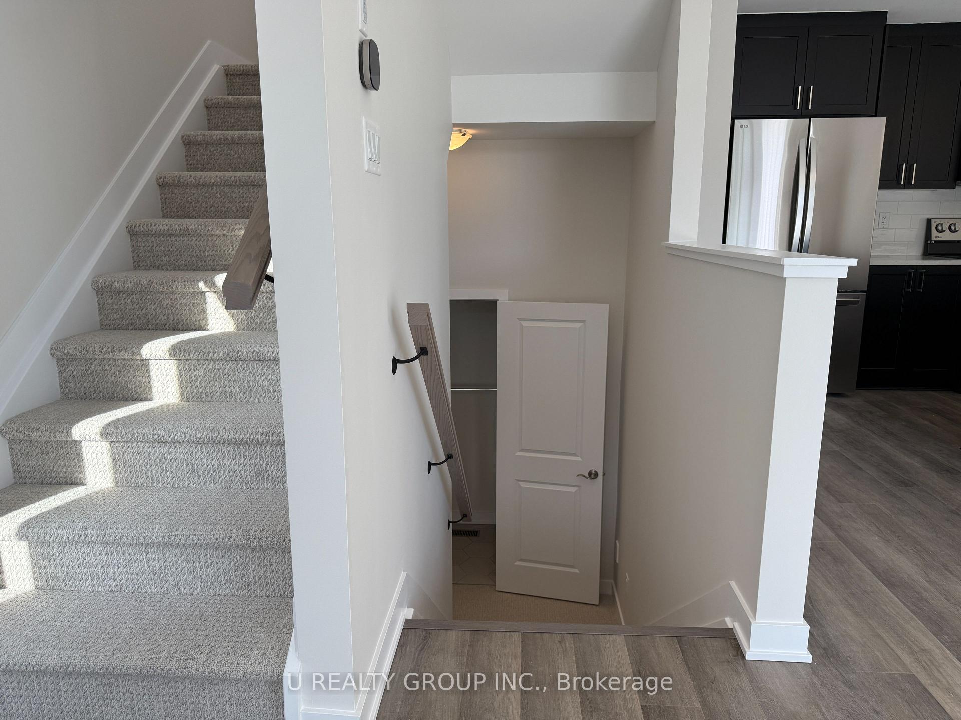 Photo 3 of 648 Corporal Private, Ottawa, Blossom Park/Kemp Park/Findlay Creek — HOMEH