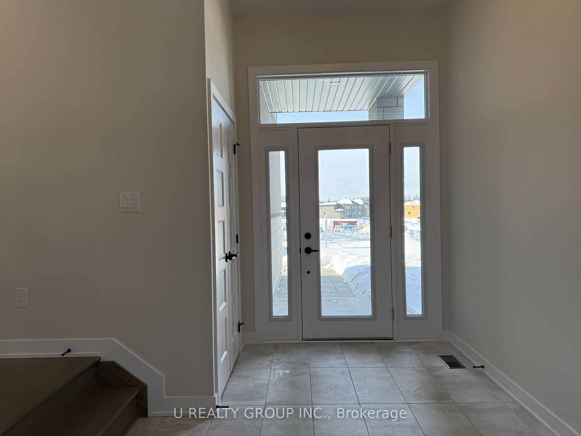 Photo 4 of 210 Ginebik Way, Ottawa, Blossom Park/Kemp Park/Findlay Creek — HOMEH